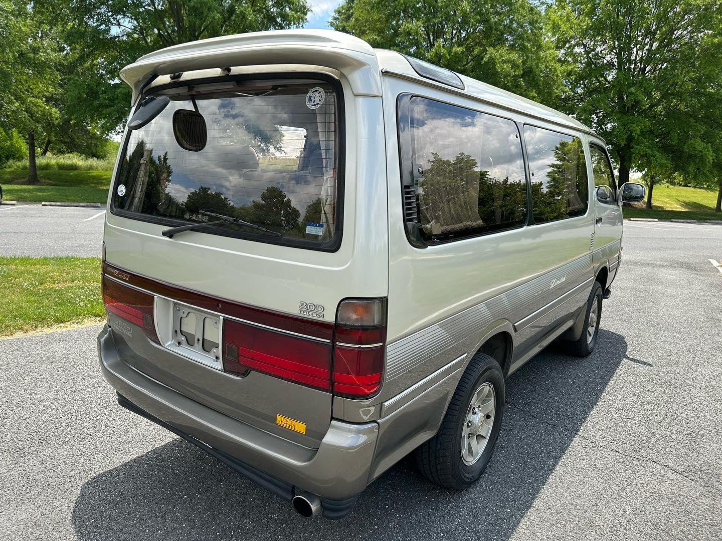 1995 TOYOTA HIACE SUPER CUSTOM LIMITED KZH106