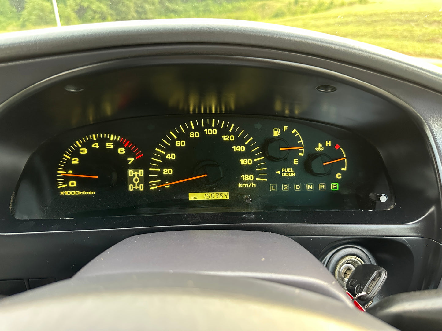 1998 TOYOTA HILUX SURF SSR-G VZN185 — V6 Gasoline - 98k Miles — LOT#607