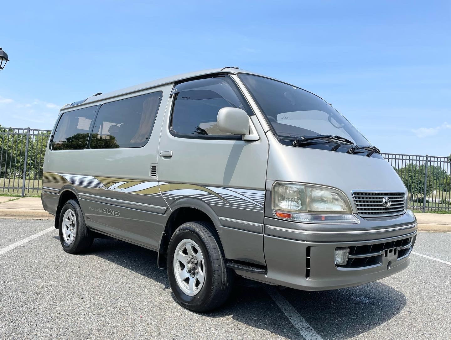 1997 TOYOTA HIACE SUPER CUSTOM LIMITED KZH106