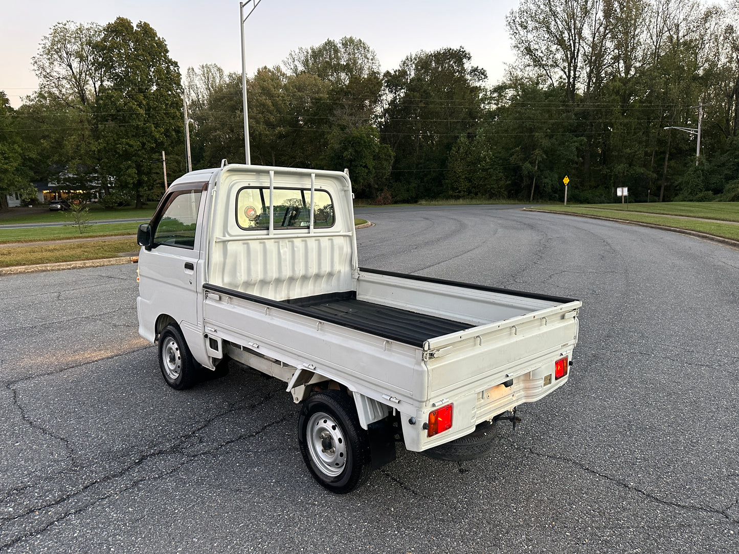 2000 DAIHATSU HIJET 4WD - A/C - FUEL INJECTION - POWER STEERING — LOT#620