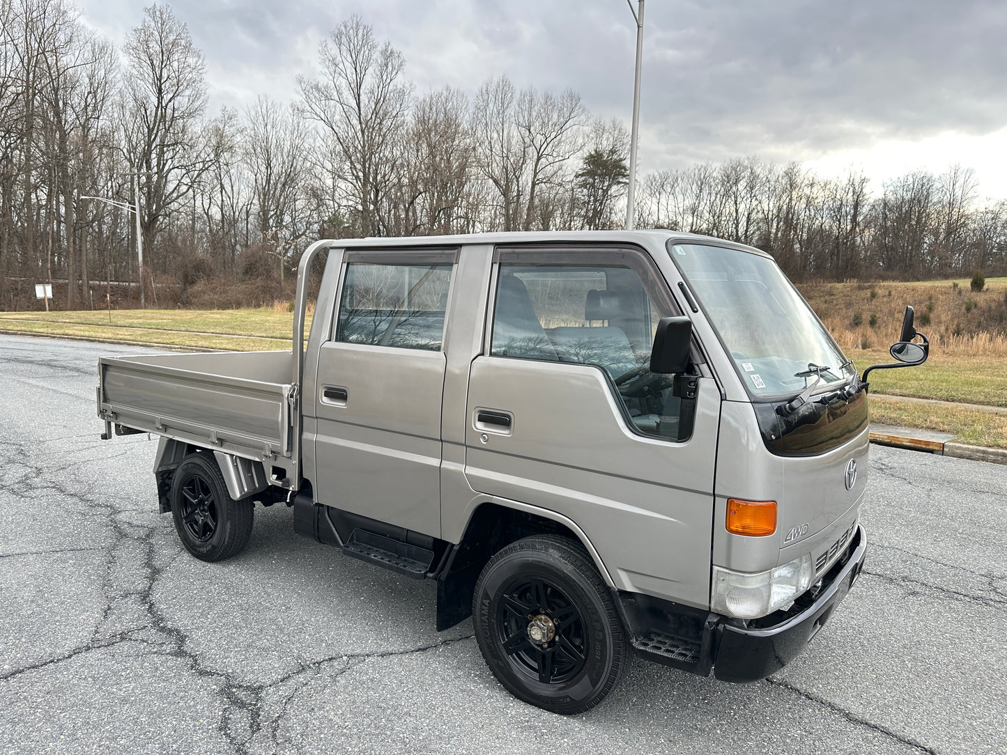 1995 TOYOTA HIACE LY161 DOUBLE-CAB TRUCK