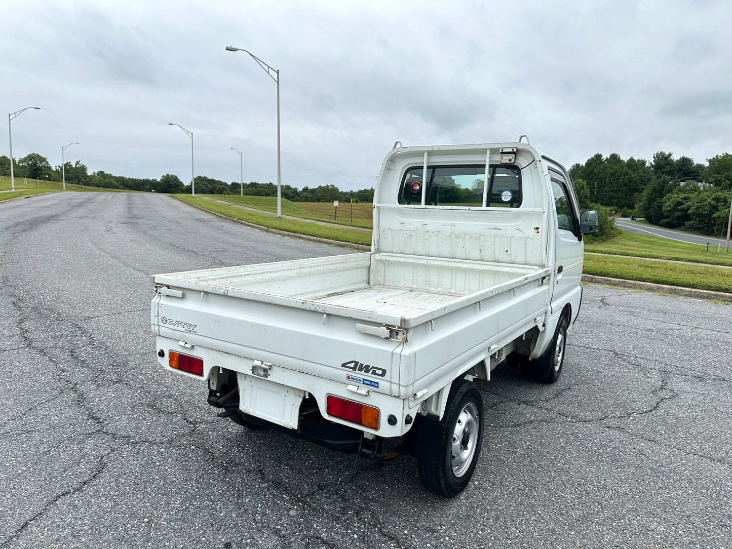 1997 SUZUKI CARRY 4WD - 5 SPEED - AIR CONDITIONING — LOT#623