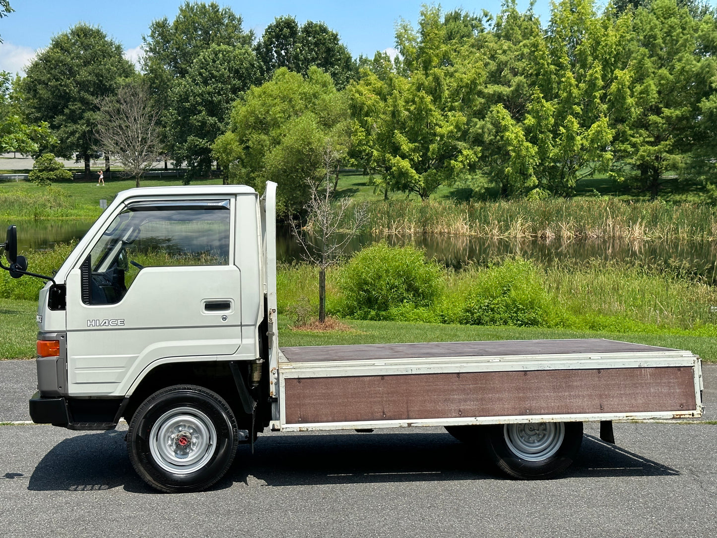 1990 TOYOTA HIACE LH85
