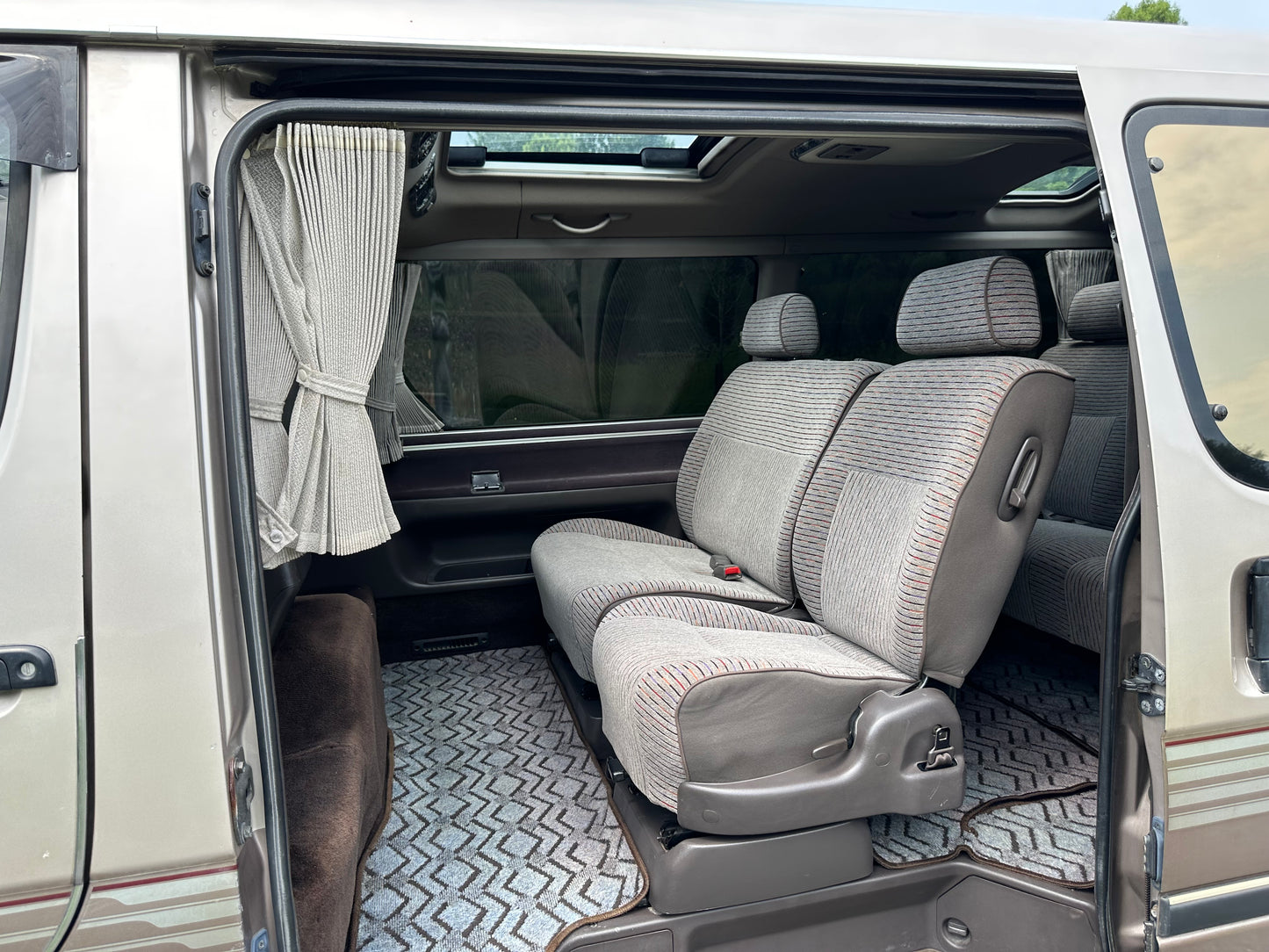 1994 TOYOTA HIACE SUPER CUSTOM KZH106