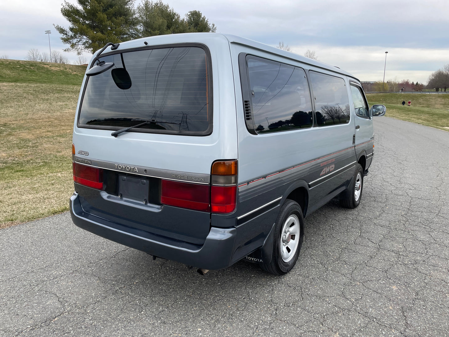 1991 TOYOTA HIACE SUPER CUSTOM LH107