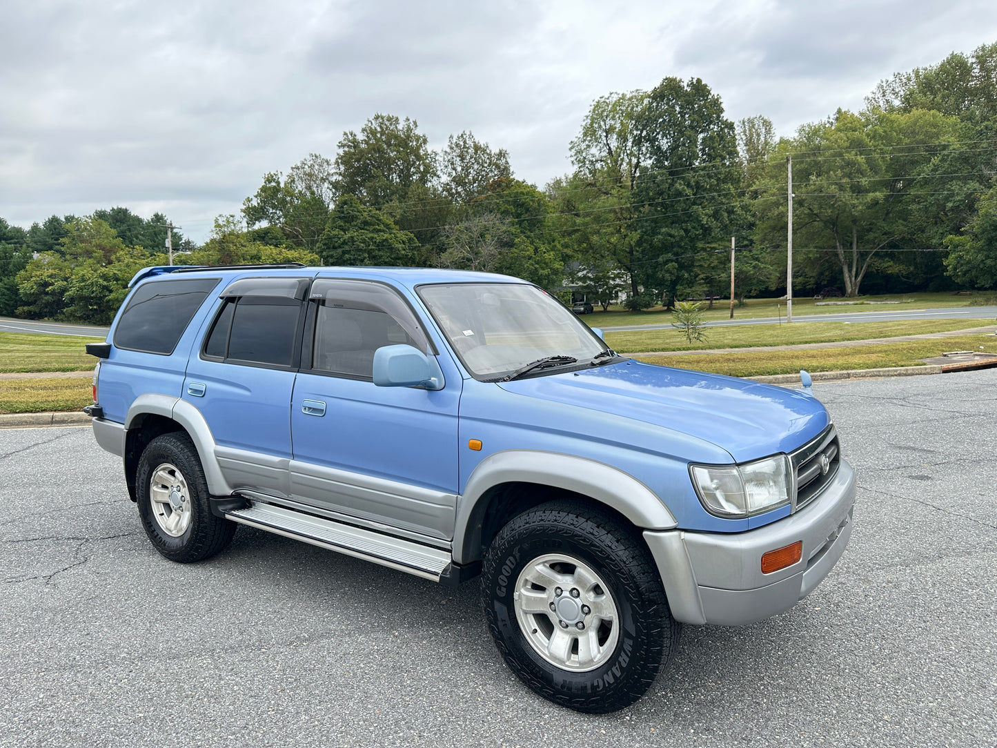 1998 TOYOTA HILUX SURF SSR-G VZN185 — V6 Gasoline - 98k Miles — LOT#607