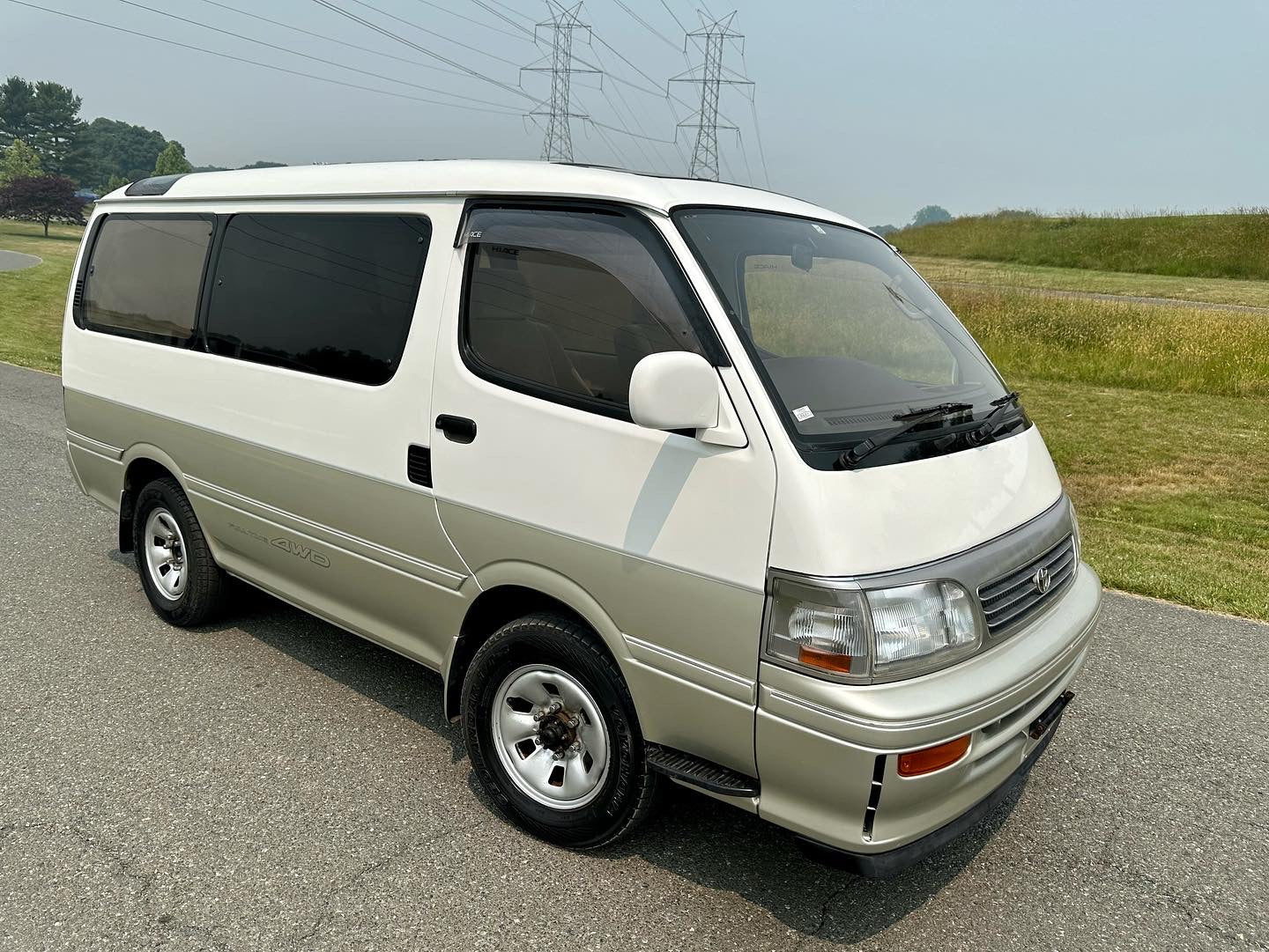 1995 TOYOTA HIACE SUPER CUSTOM LIVING SALOON EX KZH106