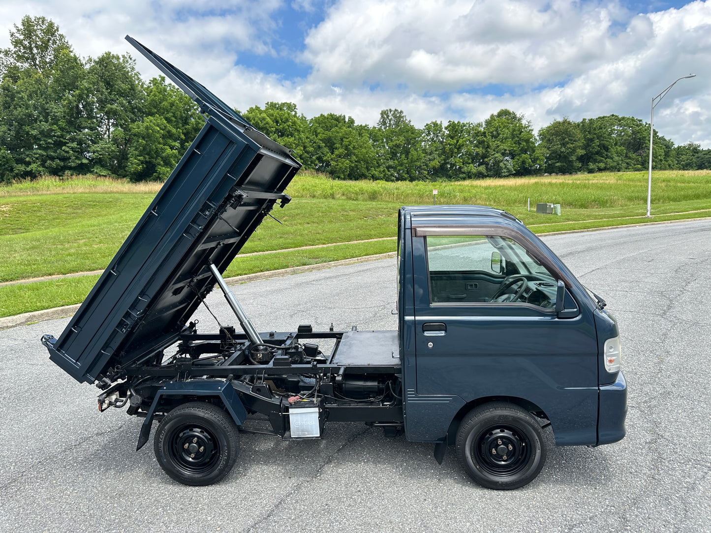 2000 DAIHATSU HIJET 3-WAY DUMP 4WD - A/C - FUEL INJECTION
