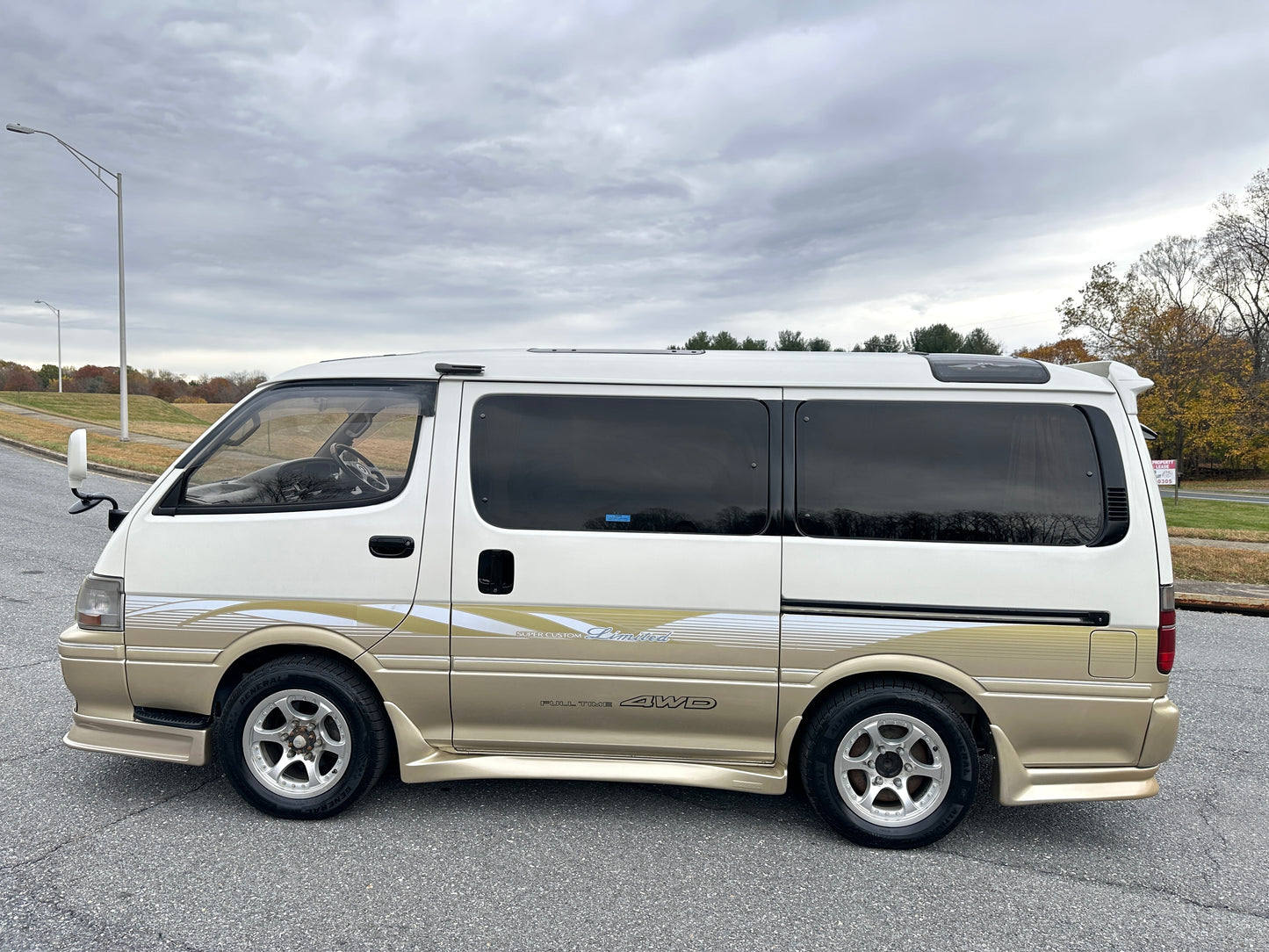 1994 TOYOTA HIACE SUPER CUSTOM LIMITED KZH106