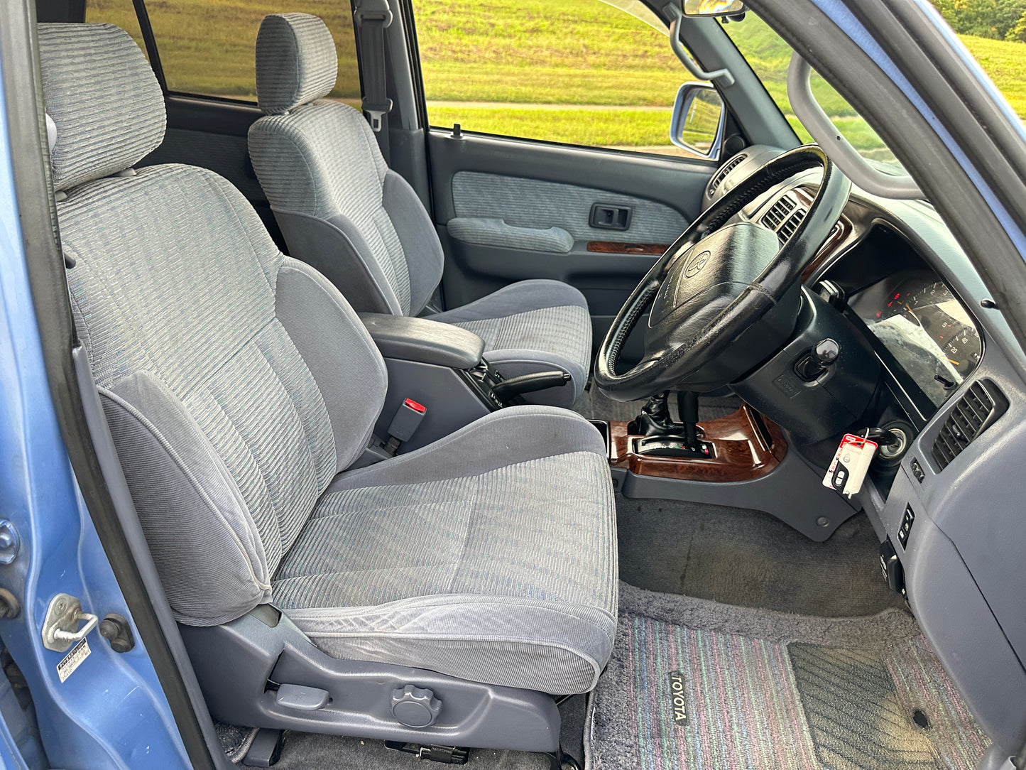 1996 TOYOTA HILUX SURF SSR-G 4WD - TURBO DIESEL — LOT#606