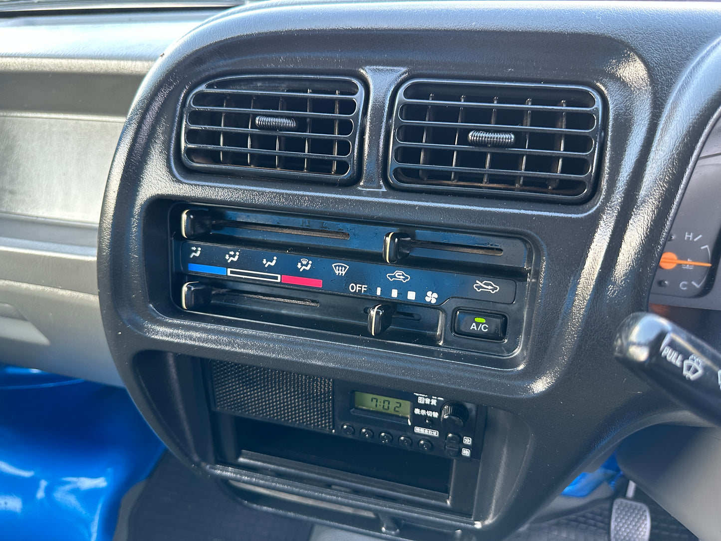 2000 SUZUKI CARRY DUMP 4WD - A/C
