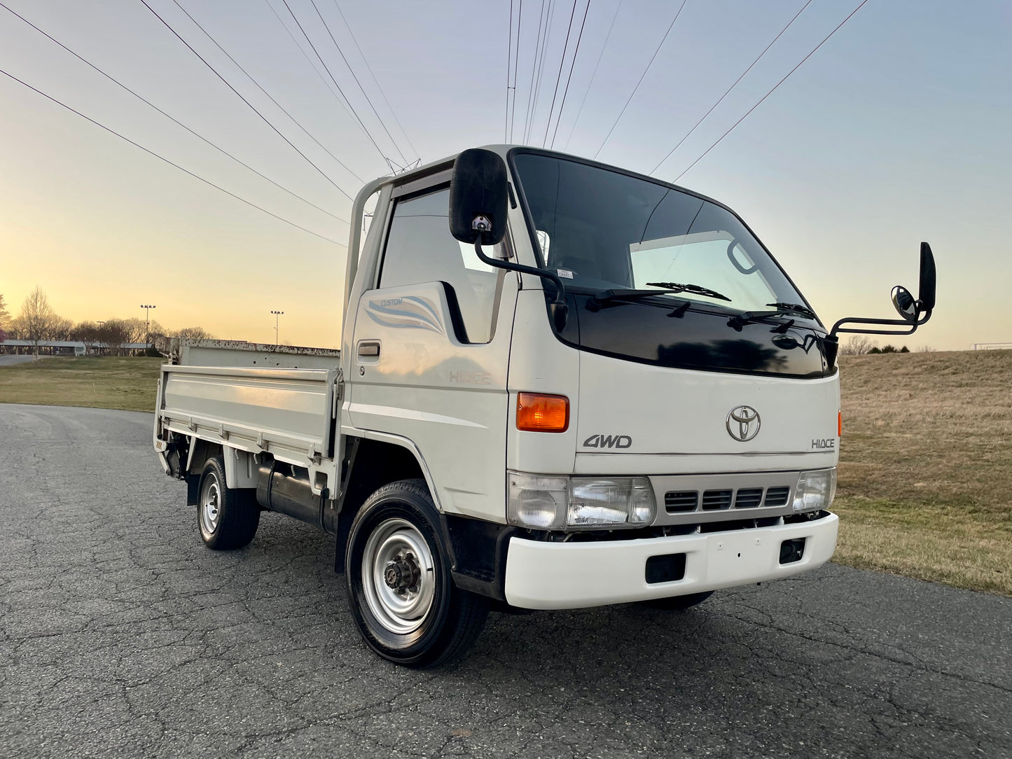 1995 TOYOTA HIACE CUSTOM LY151