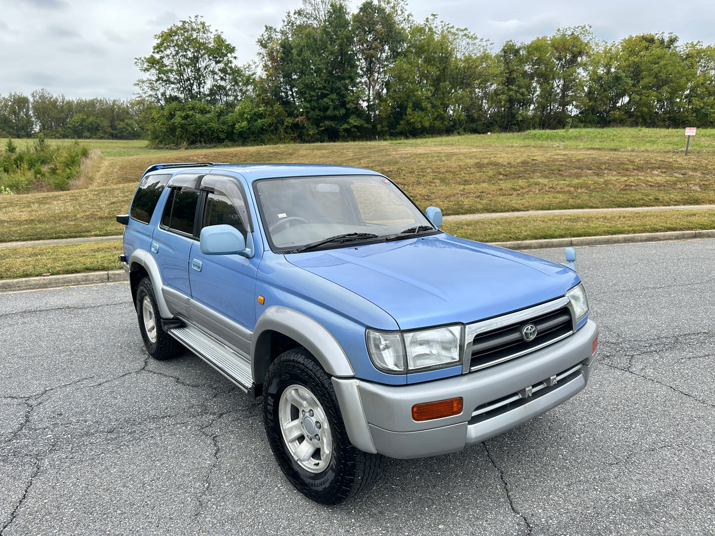 1998 TOYOTA HILUX SURF SSR-G VZN185 — V6 Gasoline - 98k Miles — LOT#607