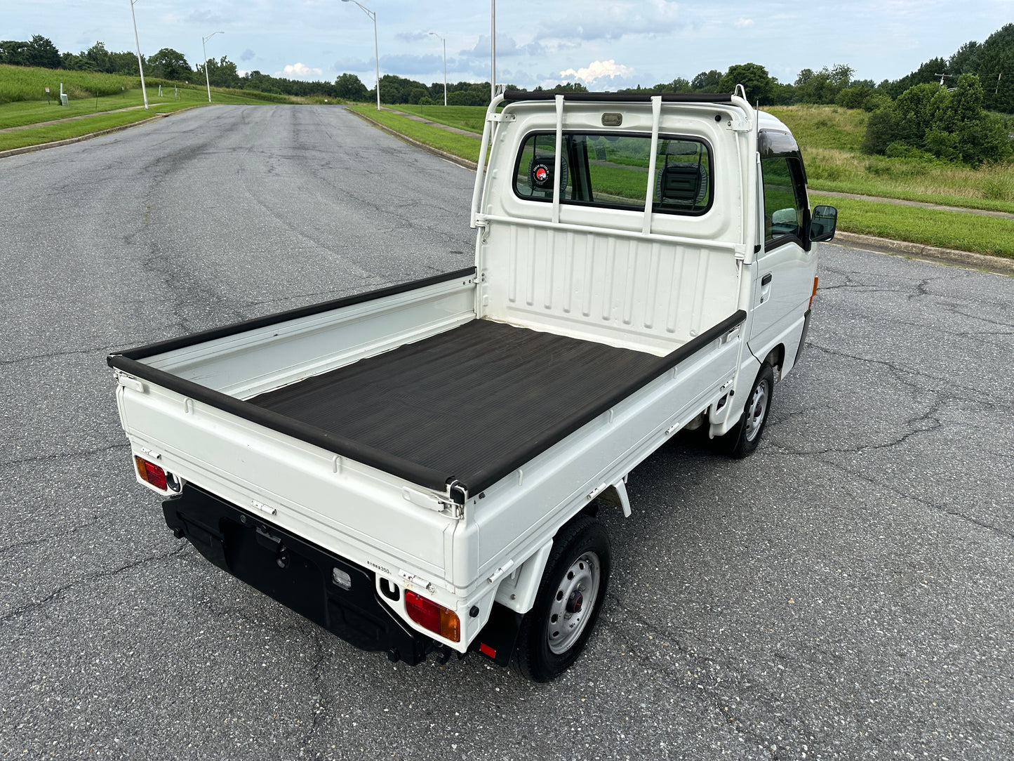 2000 SUBARU SAMBAR 4WD - A/C - FUEL INJECTION & AIRBAG — LOT 600