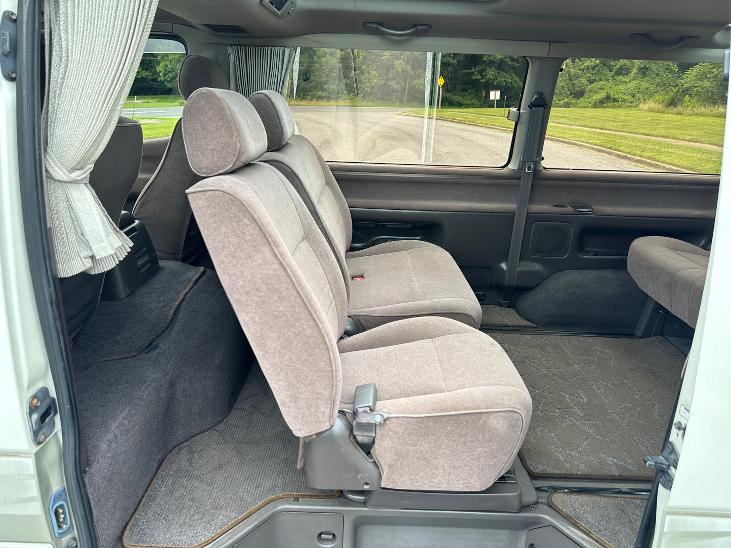 1999 TOYOTA HIACE SUPER CUSTOM LIVING SALOON EX 4WD — INTERCOOLER TURBO DIESEL — LOT#591