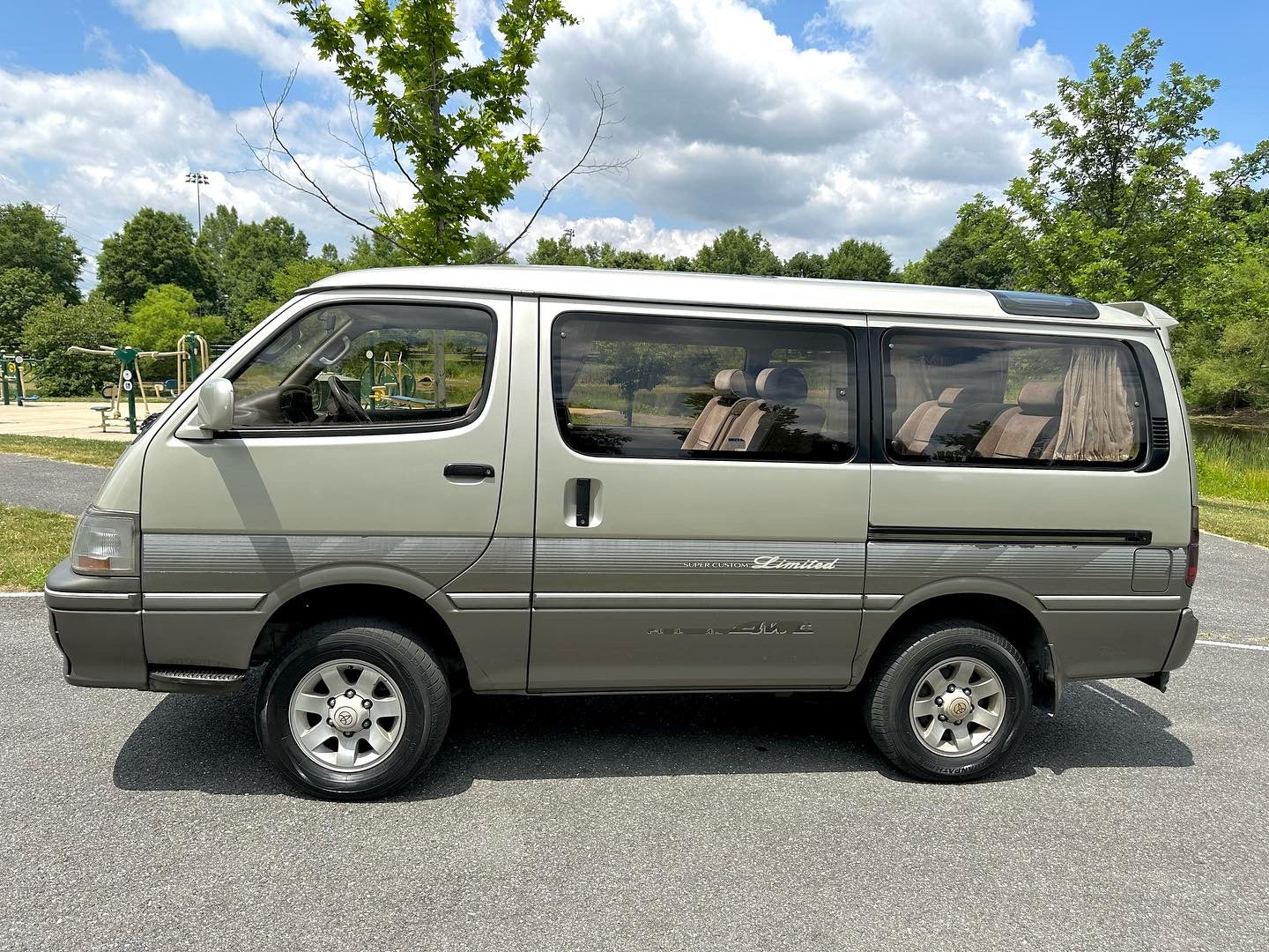 1995 TOYOTA HIACE SUPER CUSTOM LIMITED KZH106