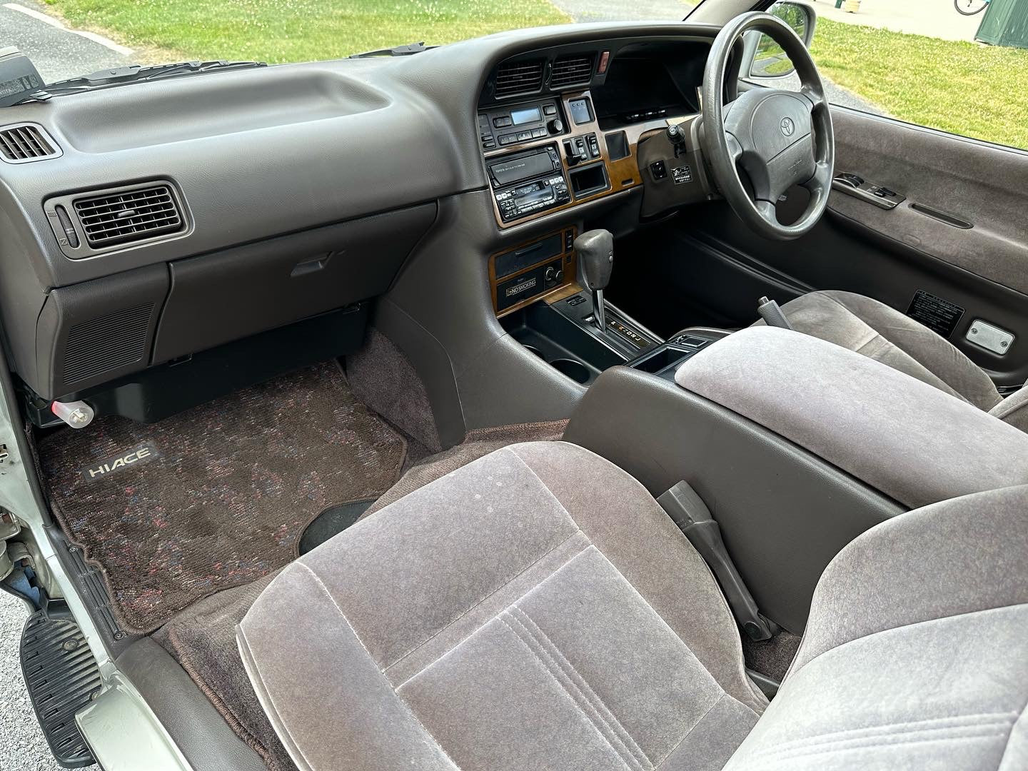 1995 TOYOTA HIACE SUPER CUSTOM LIMITED KZH106
