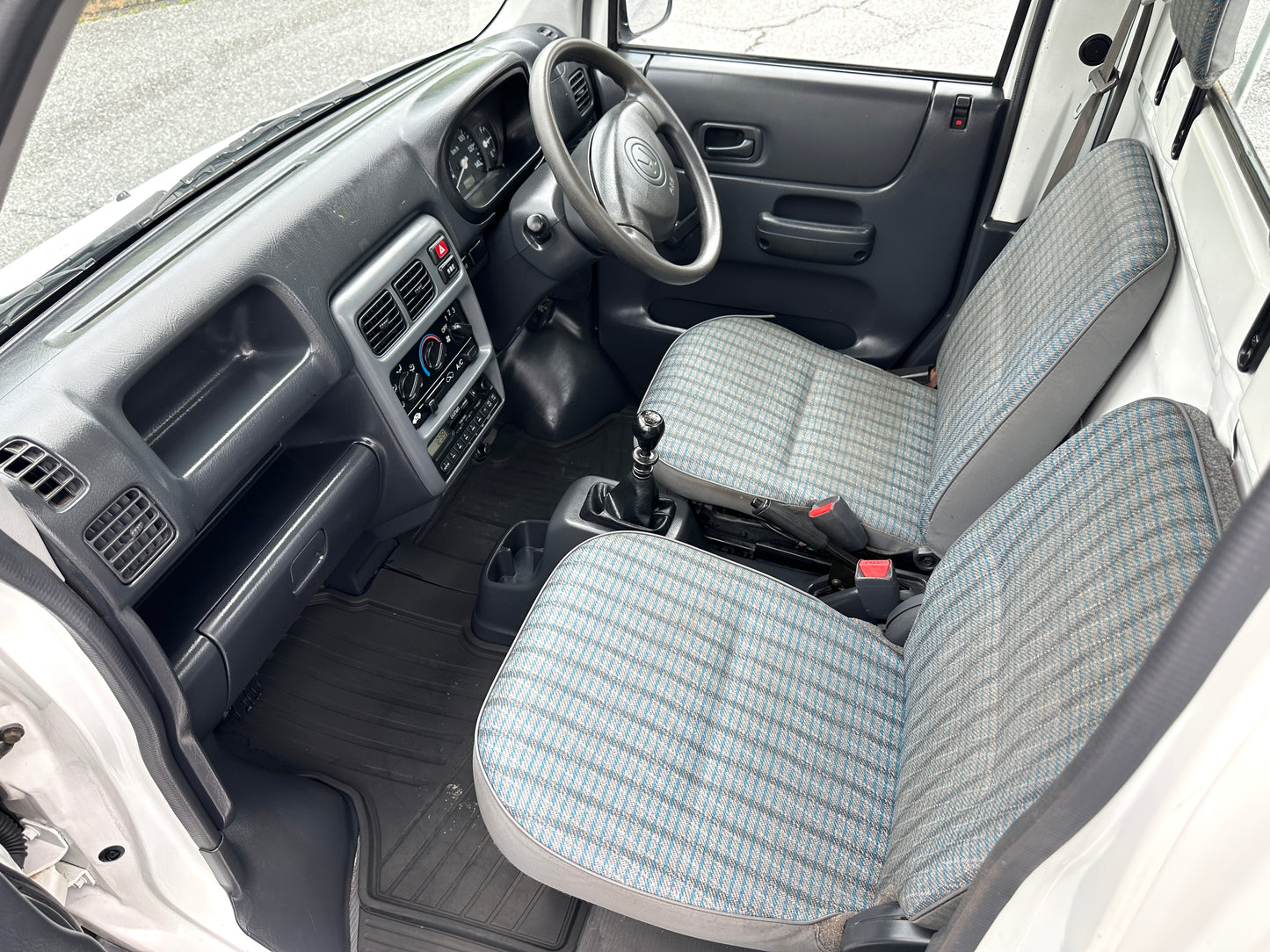 2000 HONDA ACTY ATTACK 4WD - A/C - FUEL INJECTED