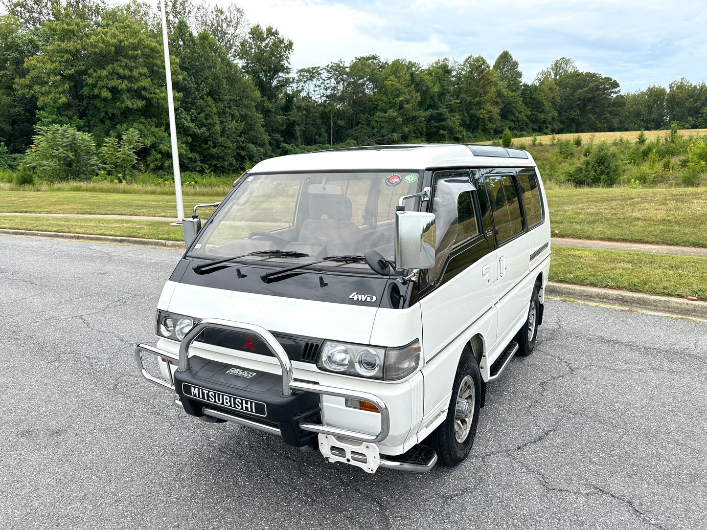 1992 MITSUBISHI DELICA STAR WAGON 4WD SUPER EXCEED - TURBO DIESEL — LOT#633