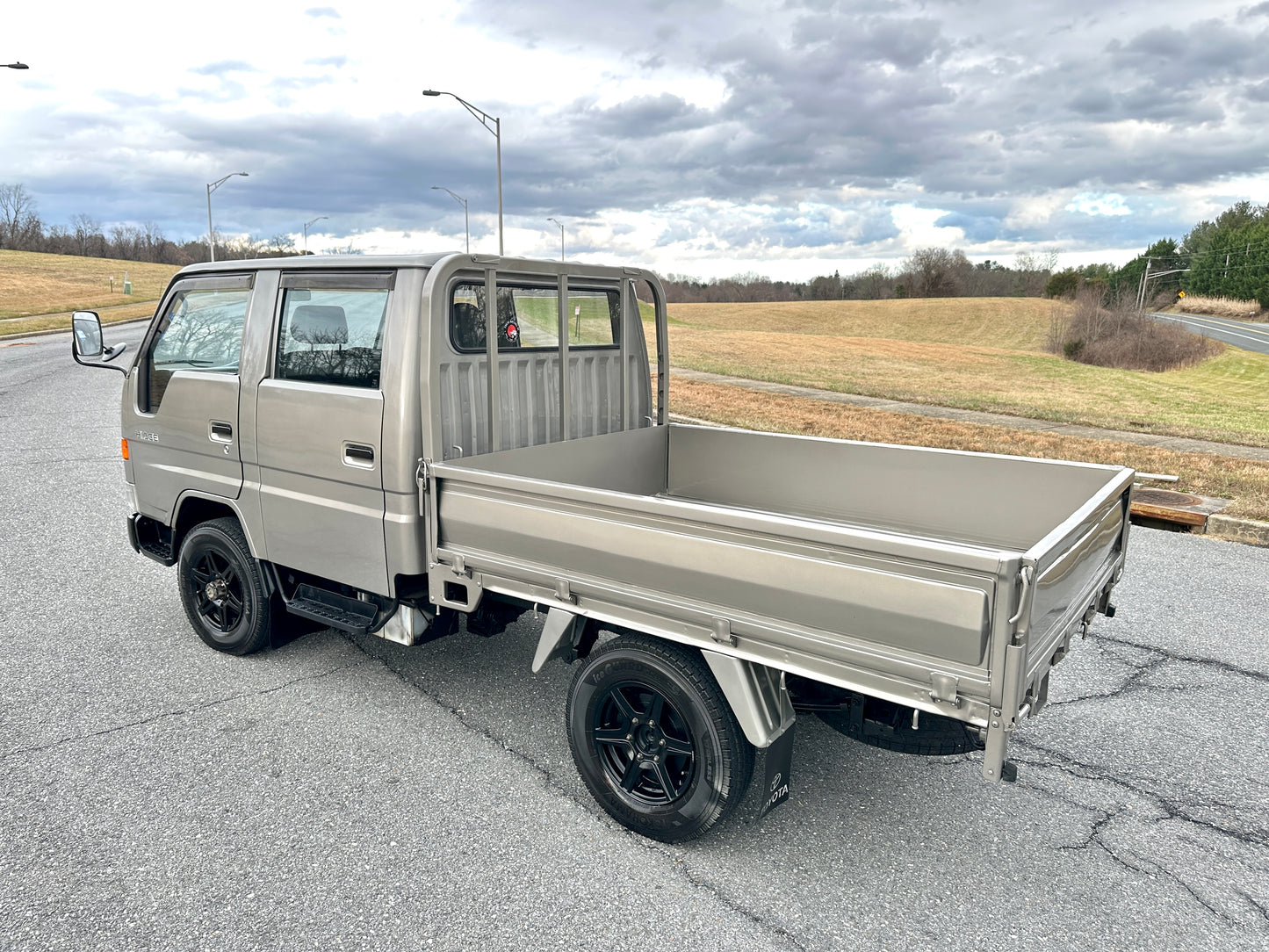 1995 TOYOTA HIACE LY161 DOUBLE-CAB TRUCK