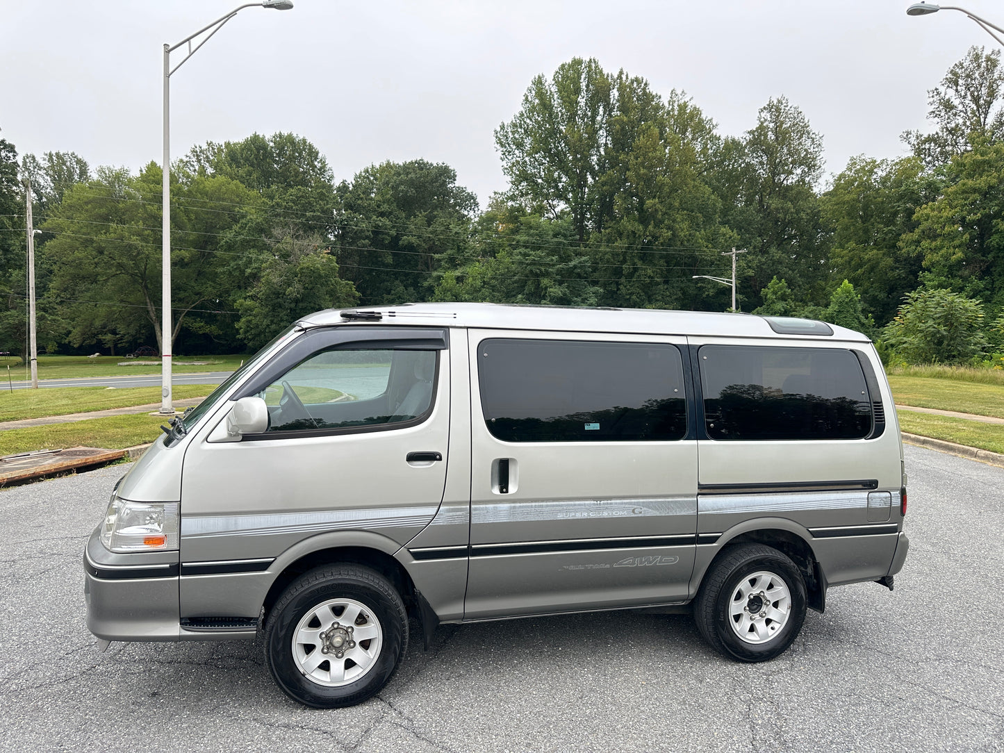 2000 TOYOTA HIACE SUPER CUSTOM G 4WD — INTERCOOLER TURBO DIESEL — LOT#614