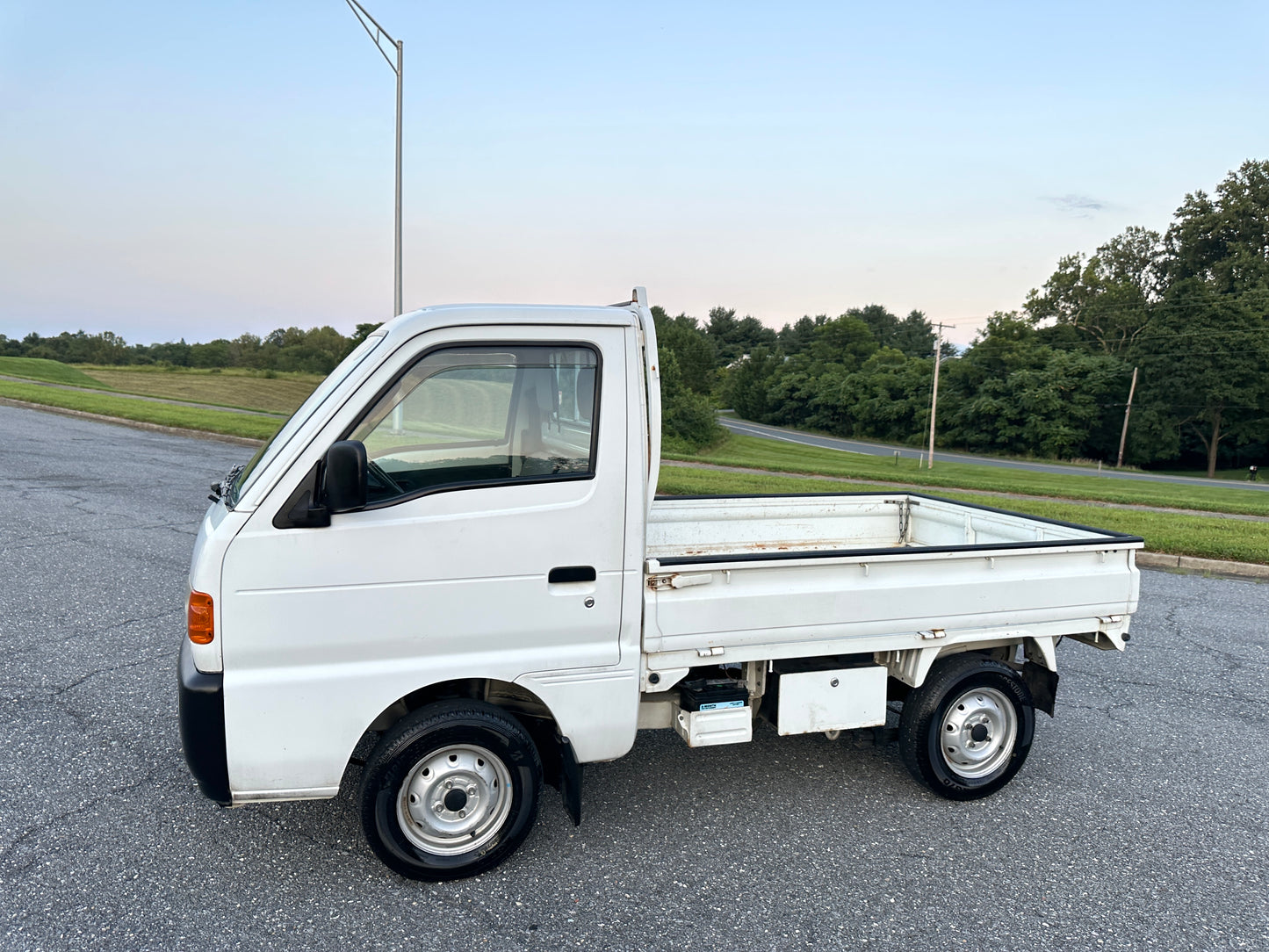 1996 SUZUKI CARRY 4WD - DIFF LOCK & AXLE LOCK - 2 SPEED TRANSFER-CASE - 20k Miles — LOT#558