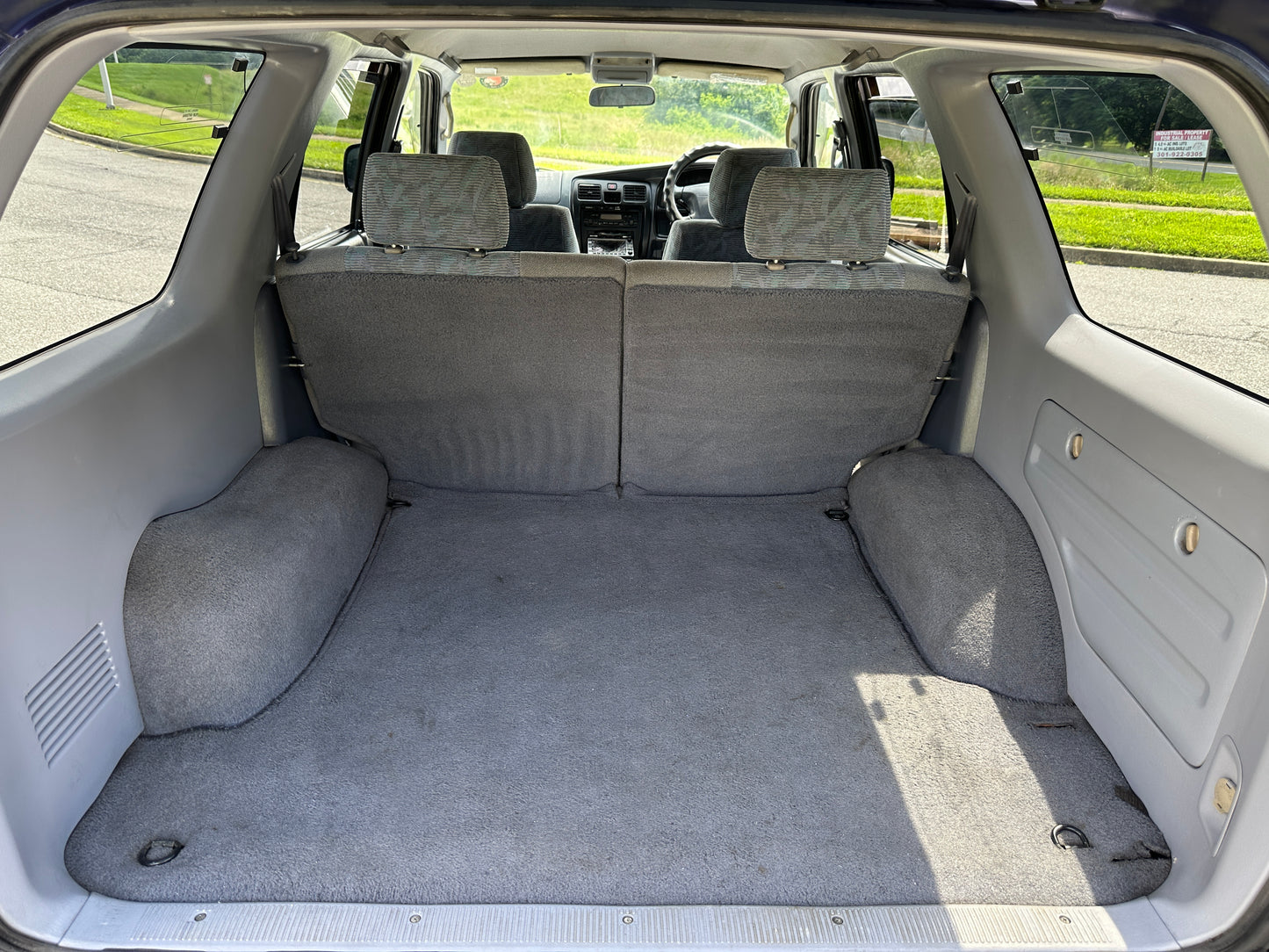 2000 TOYOTA HILUX SURF SSR-X RZN185 — 4-Cylinder Gas — LOT#590