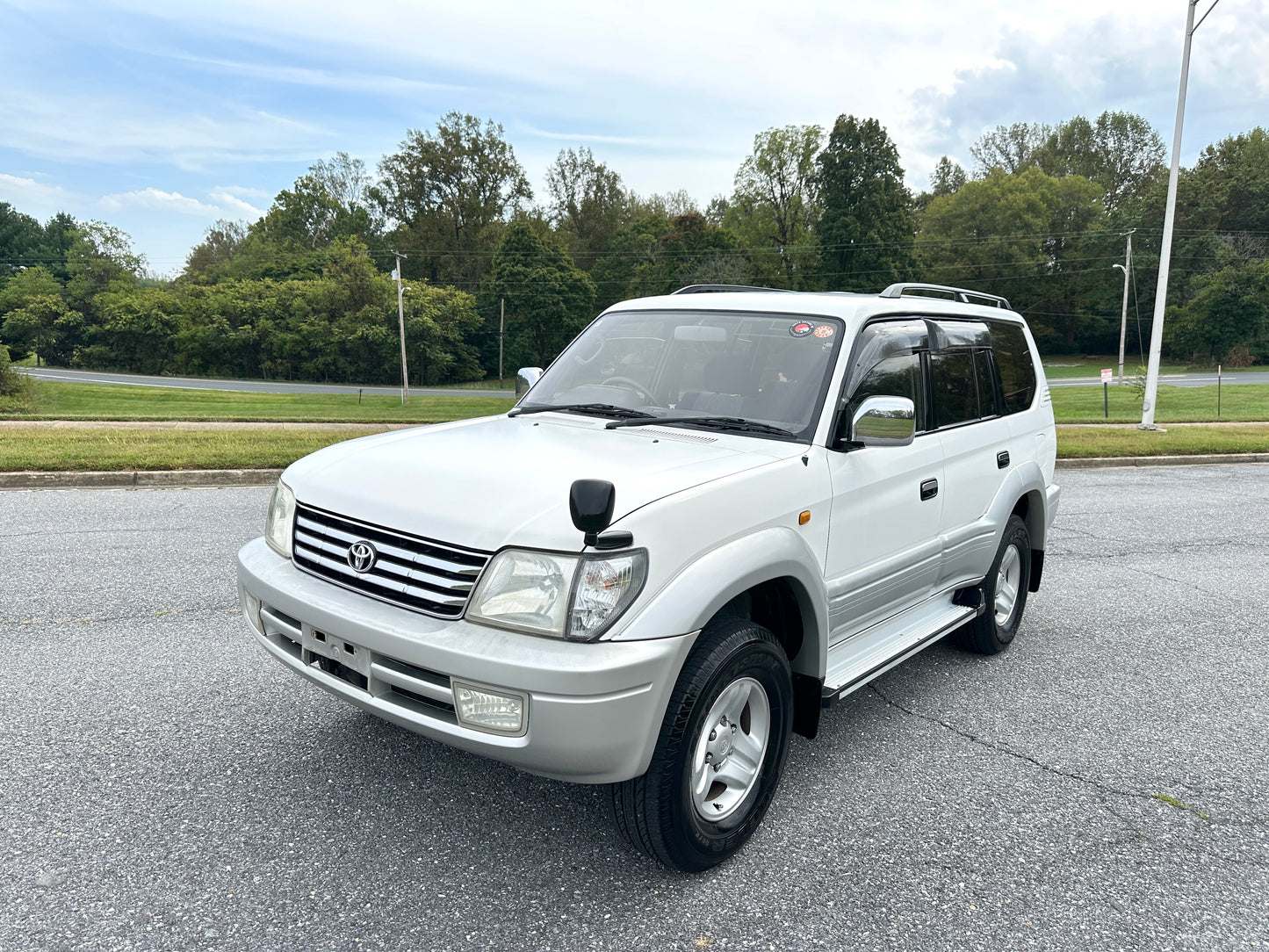 2000 Toyota Land Cruiser Prado TX Limited 4WD - 4 Cylinder Gasoline — LOT#682