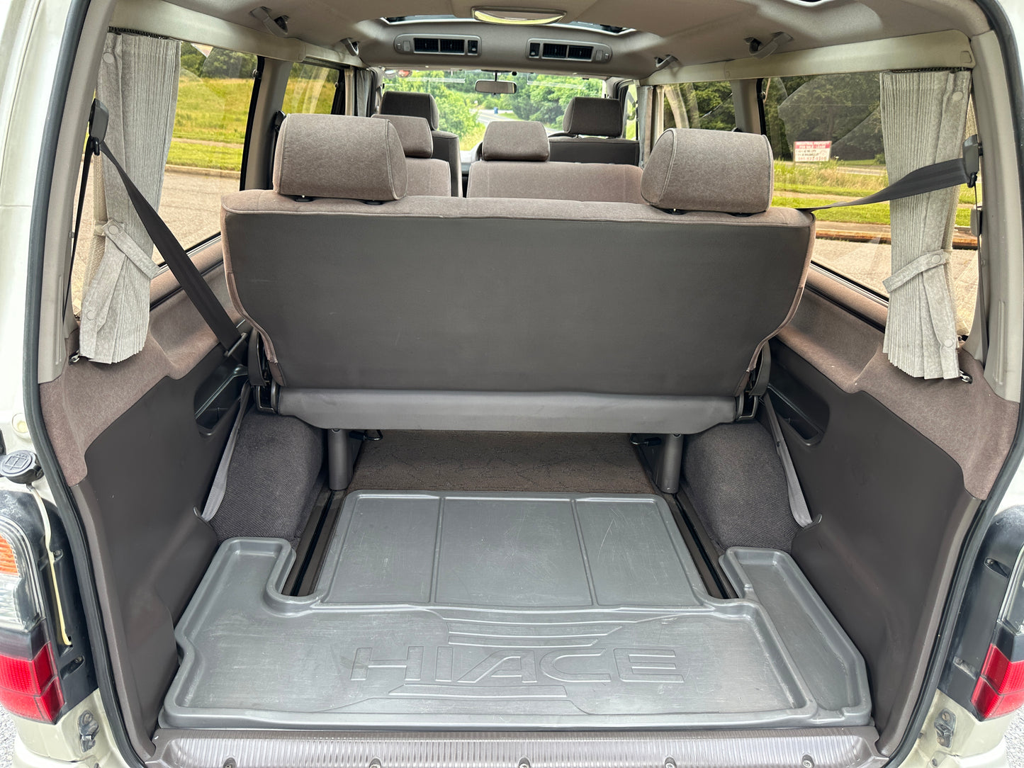 1999 TOYOTA HIACE SUPER CUSTOM LIVING SALOON EX 4WD — INTERCOOLER TURBO DIESEL — LOT#591