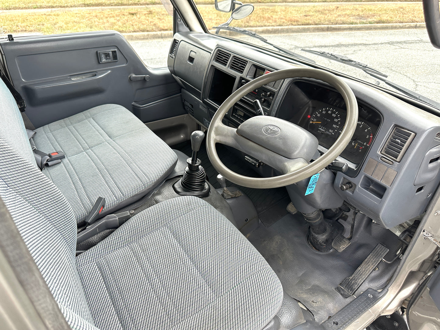 1995 TOYOTA HIACE LY161 DOUBLE-CAB TRUCK