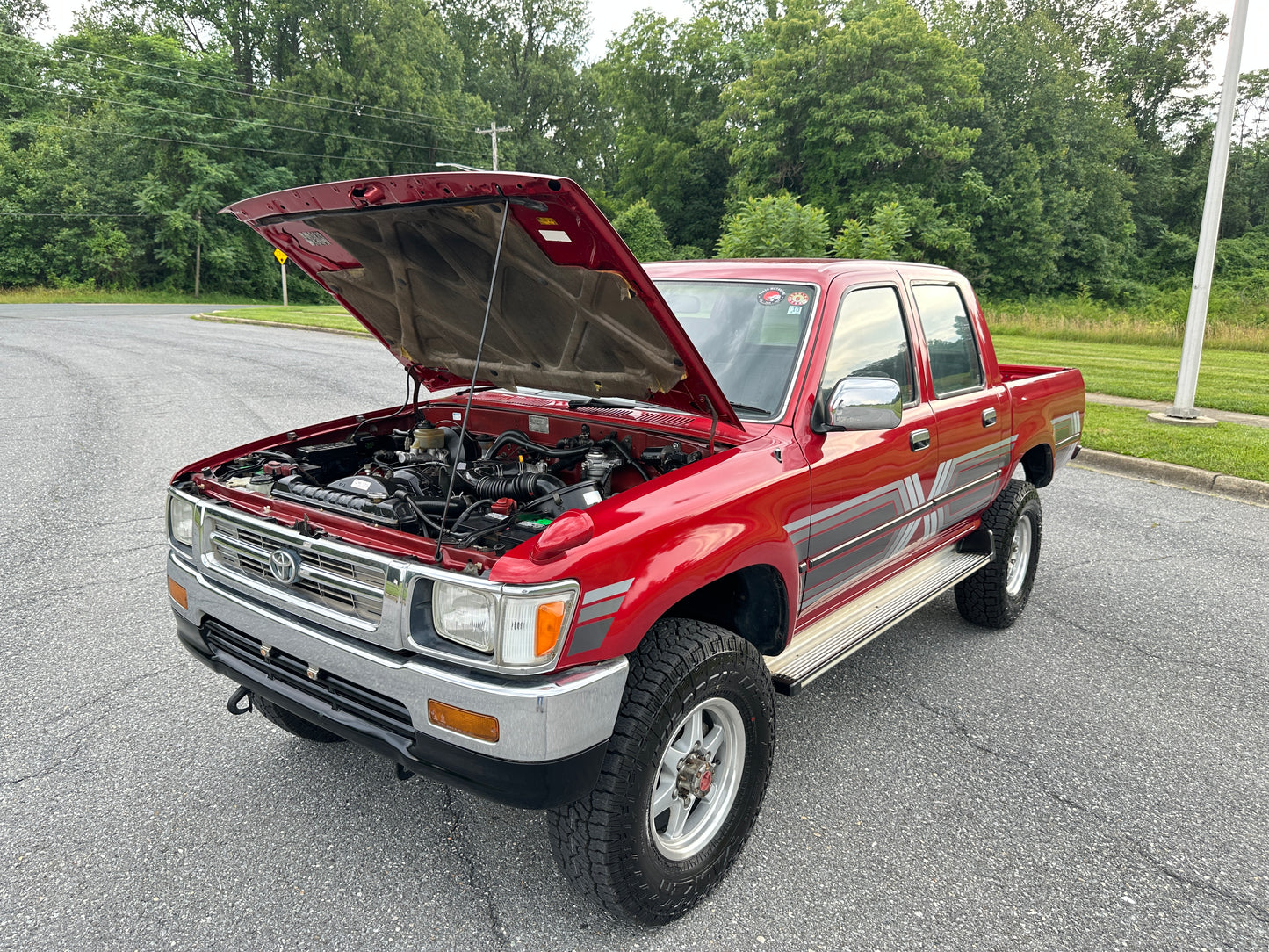 1992 TOYOTA HILUX DOUBLE CAB PICKUP 4WD - DIESEL & 5-SPEED