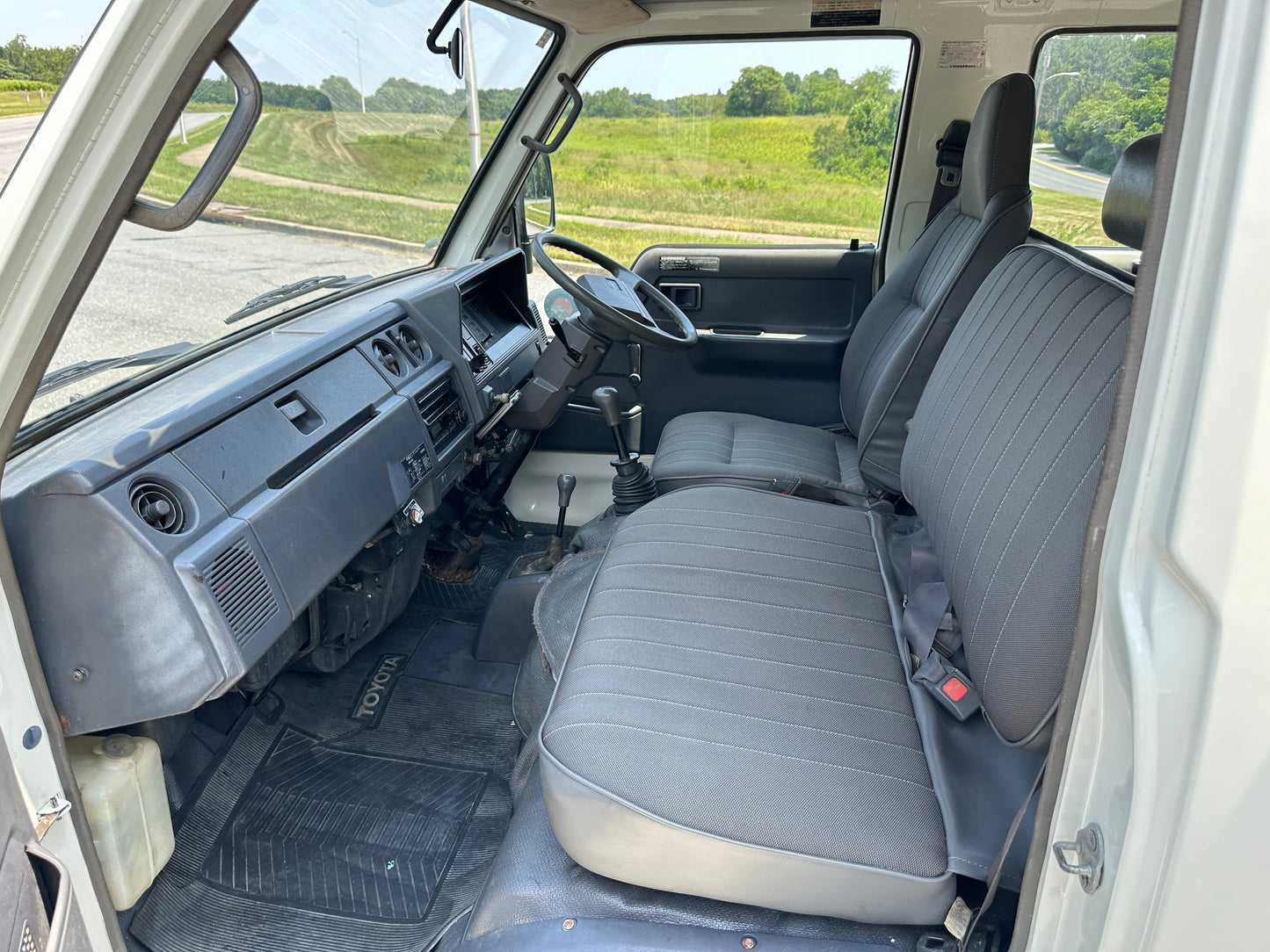 1993 TOYOTA HIACE LH95 DOUBLE-CAB TRUCK