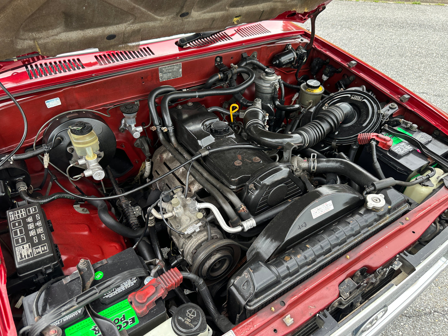 1992 TOYOTA HILUX DOUBLE CAB PICKUP 4WD - DIESEL & 5-SPEED