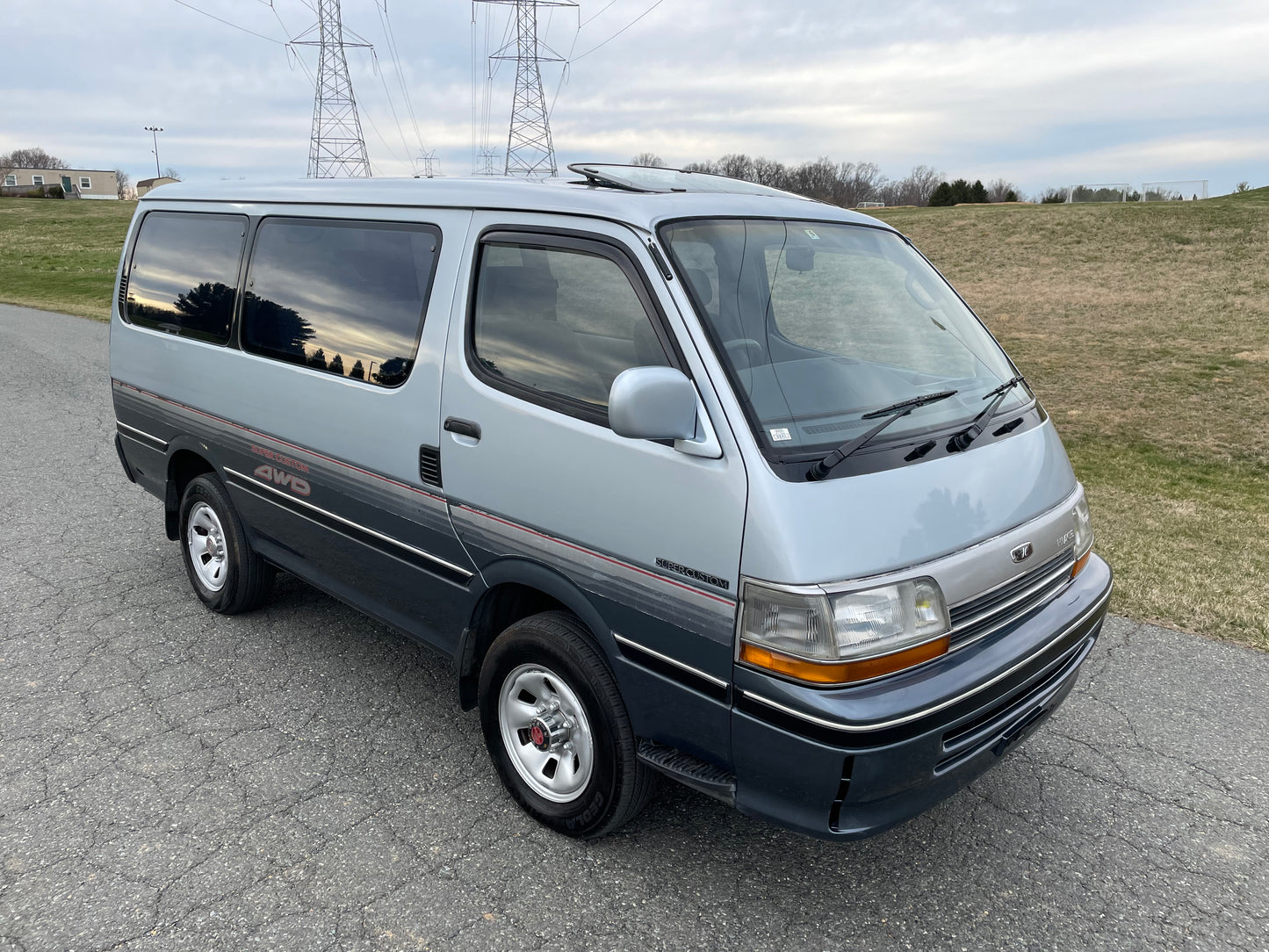 1991 TOYOTA HIACE SUPER CUSTOM LH107