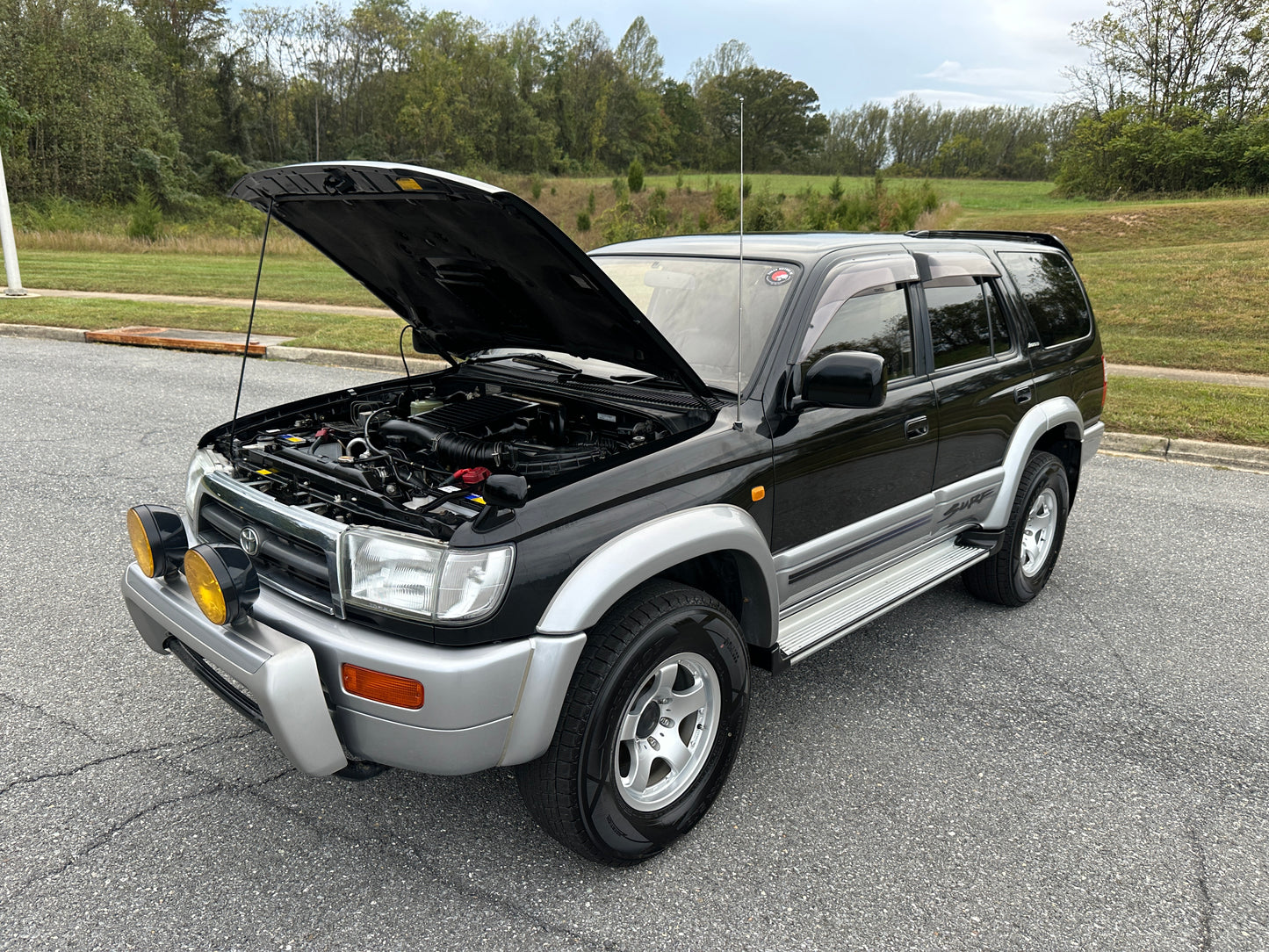 1998 Toyota Hilux Surf SSR-X Limited - 4WD - INTERCOOLED TURBO DIESEL — LOT#656