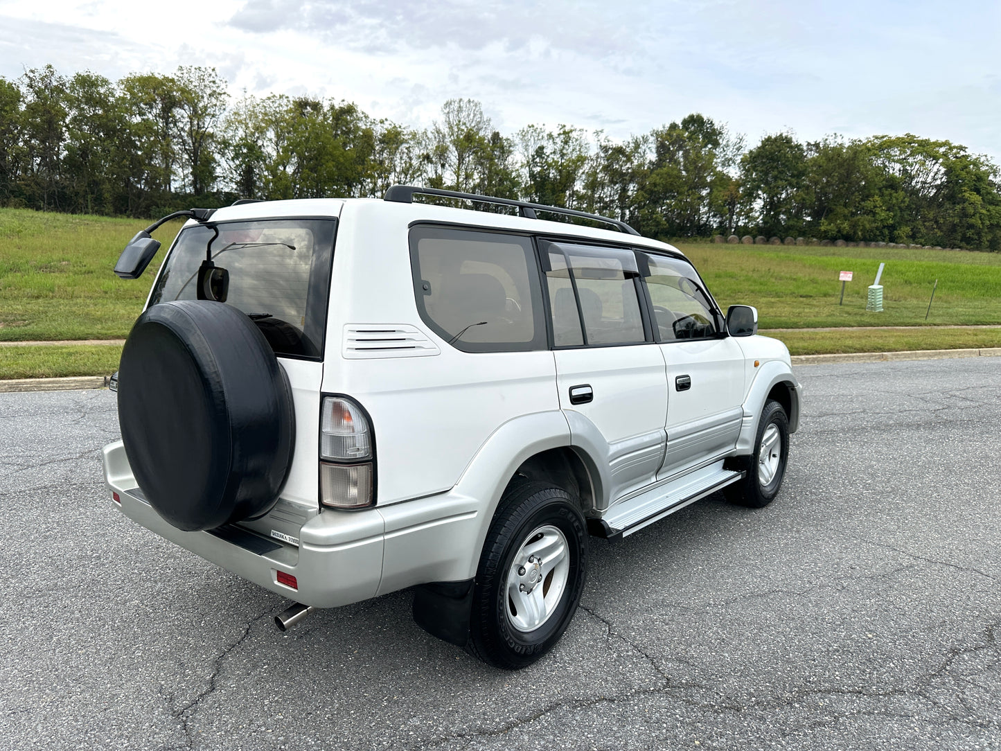 2000 Toyota Land Cruiser Prado TX Limited 4WD - 4 Cylinder Gasoline — LOT#682