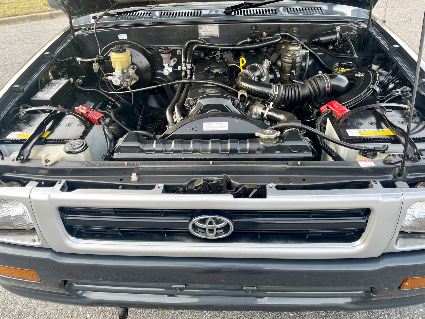 1993 TOYOTA HILUX LN106