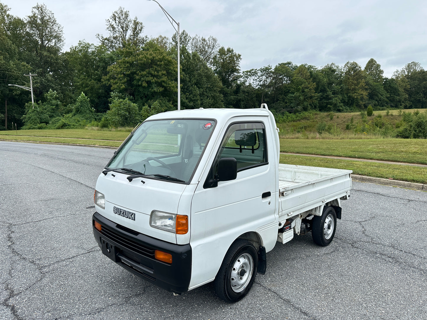 1997 SUZUKI CARRY 4WD - 5 SPEED - AIR CONDITIONING — LOT#623
