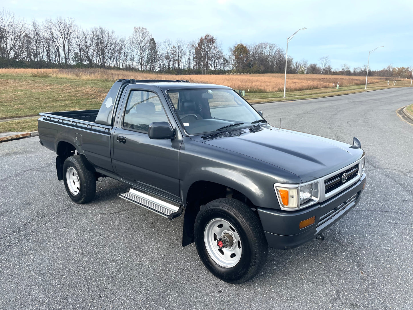 1993 TOYOTA HILUX LN106