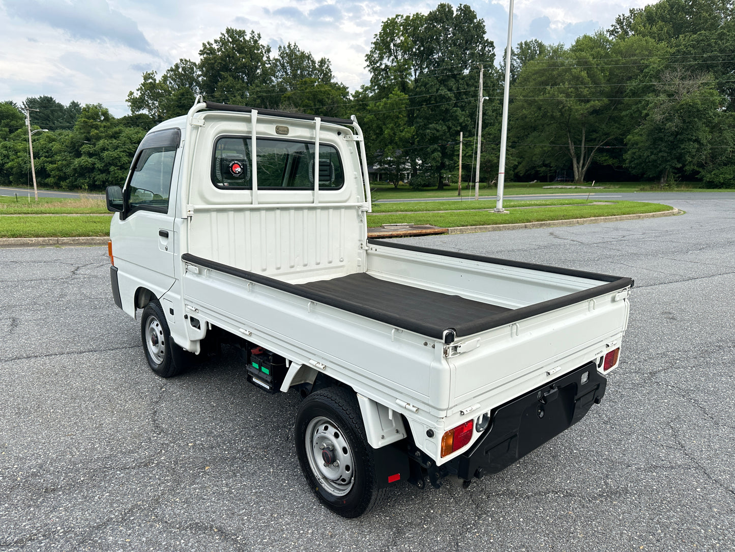 2000 SUBARU SAMBAR 4WD - A/C - FUEL INJECTION & AIRBAG — LOT 600
