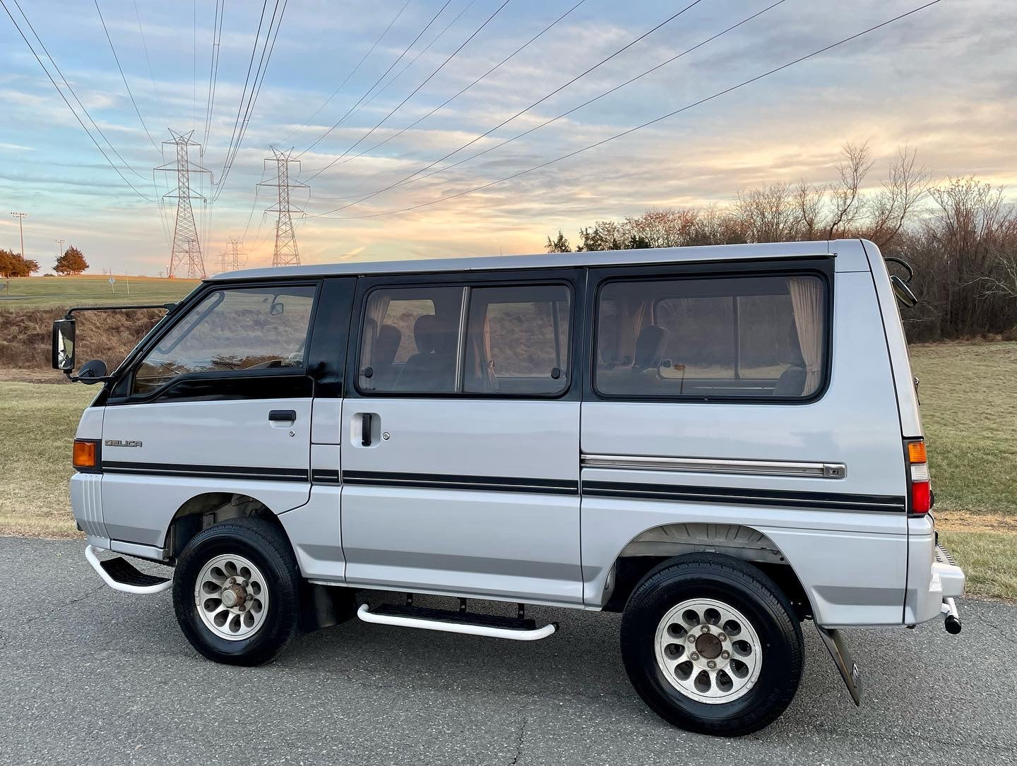 1988 MITSUBISHI DELICA STAR WAGON 4WD EXCEED P25W