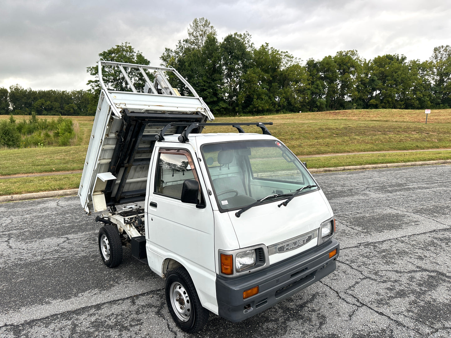 1992 DAIHATSU HIJET 4WD SCISSOR LIFT DUMP WITH CRANE — LOT#637