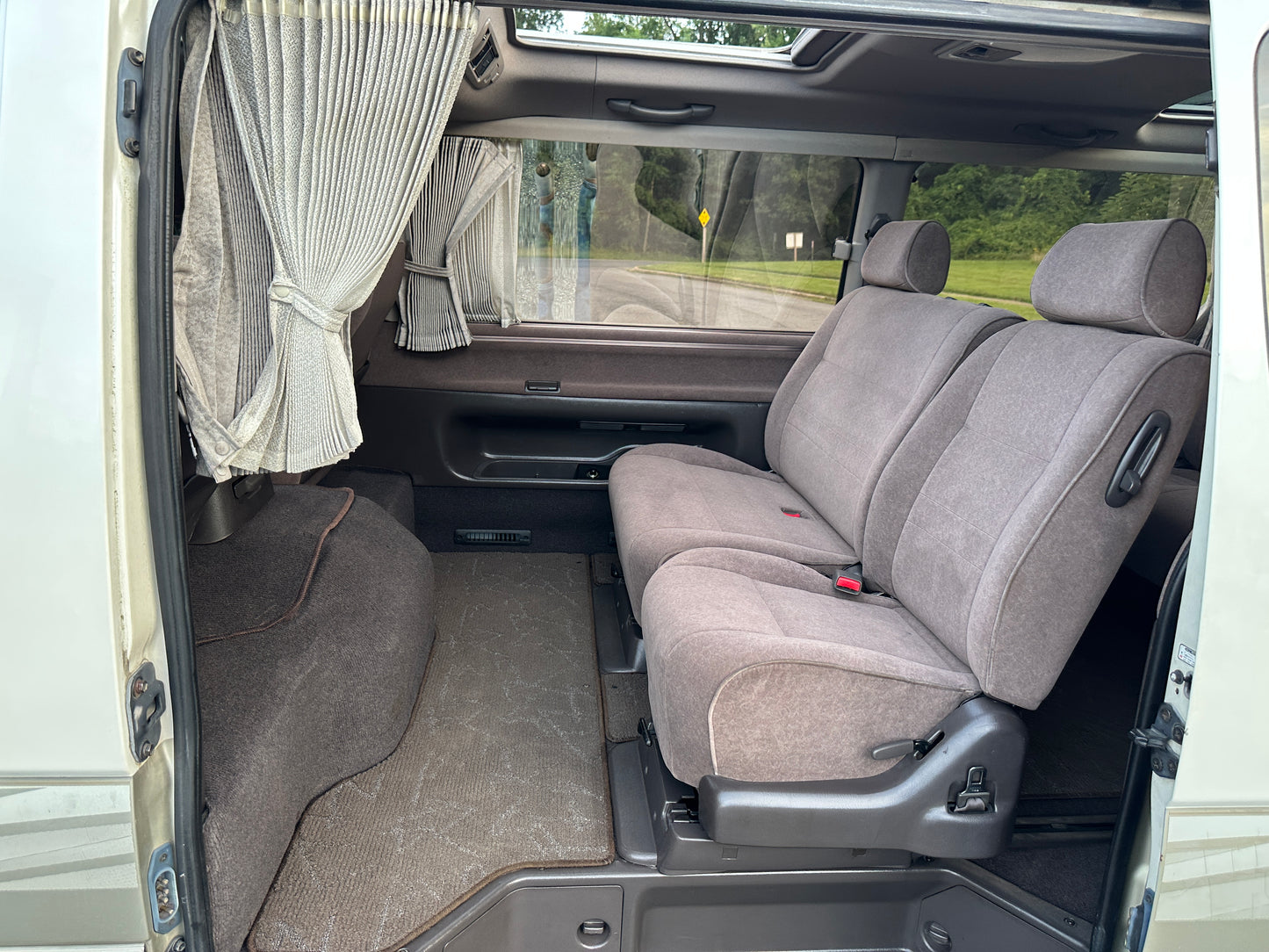 1999 TOYOTA HIACE SUPER CUSTOM LIVING SALOON EX 4WD — INTERCOOLER TURBO DIESEL — LOT#593