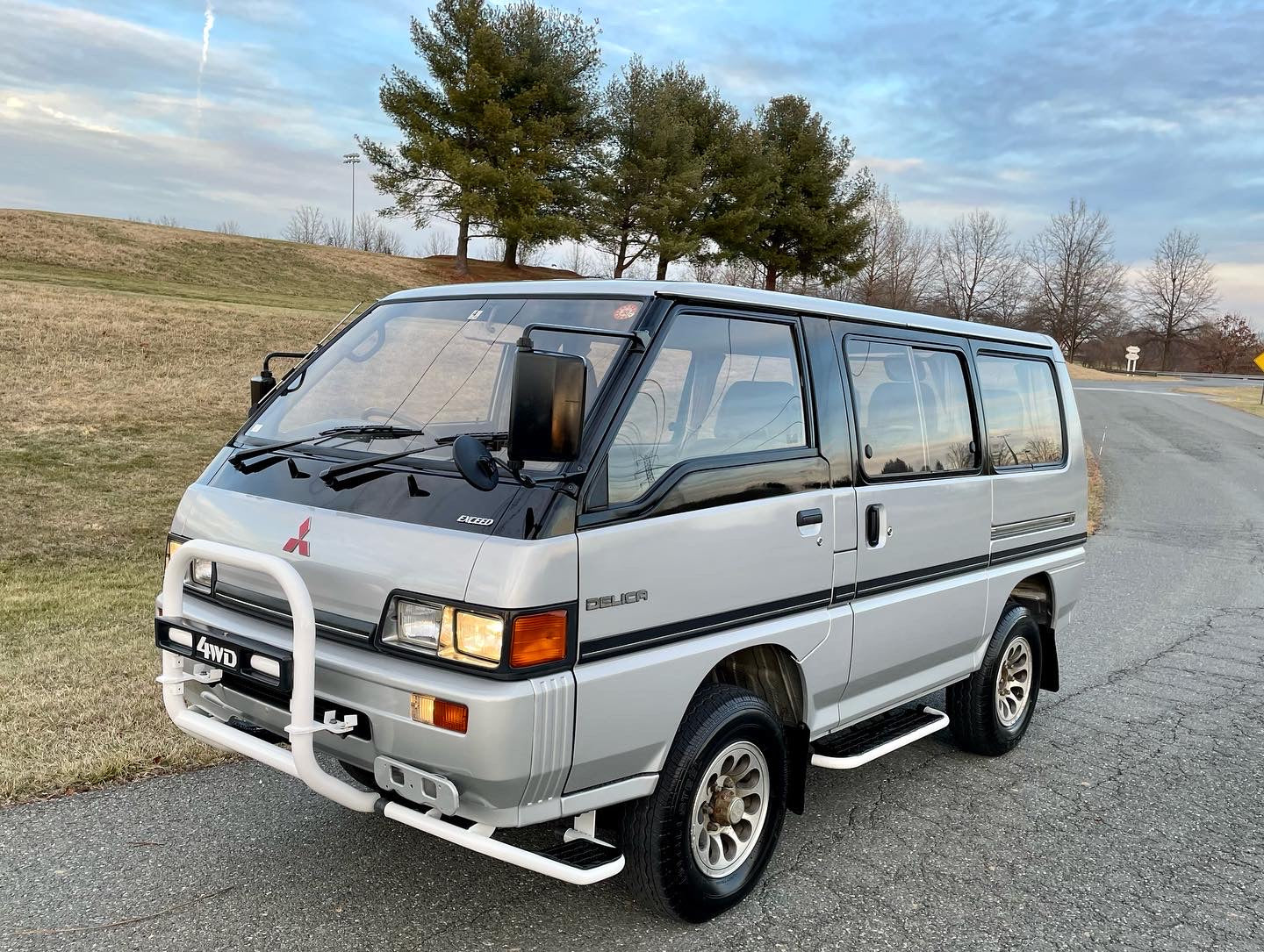 1988 MITSUBISHI DELICA STAR WAGON 4WD EXCEED P25W