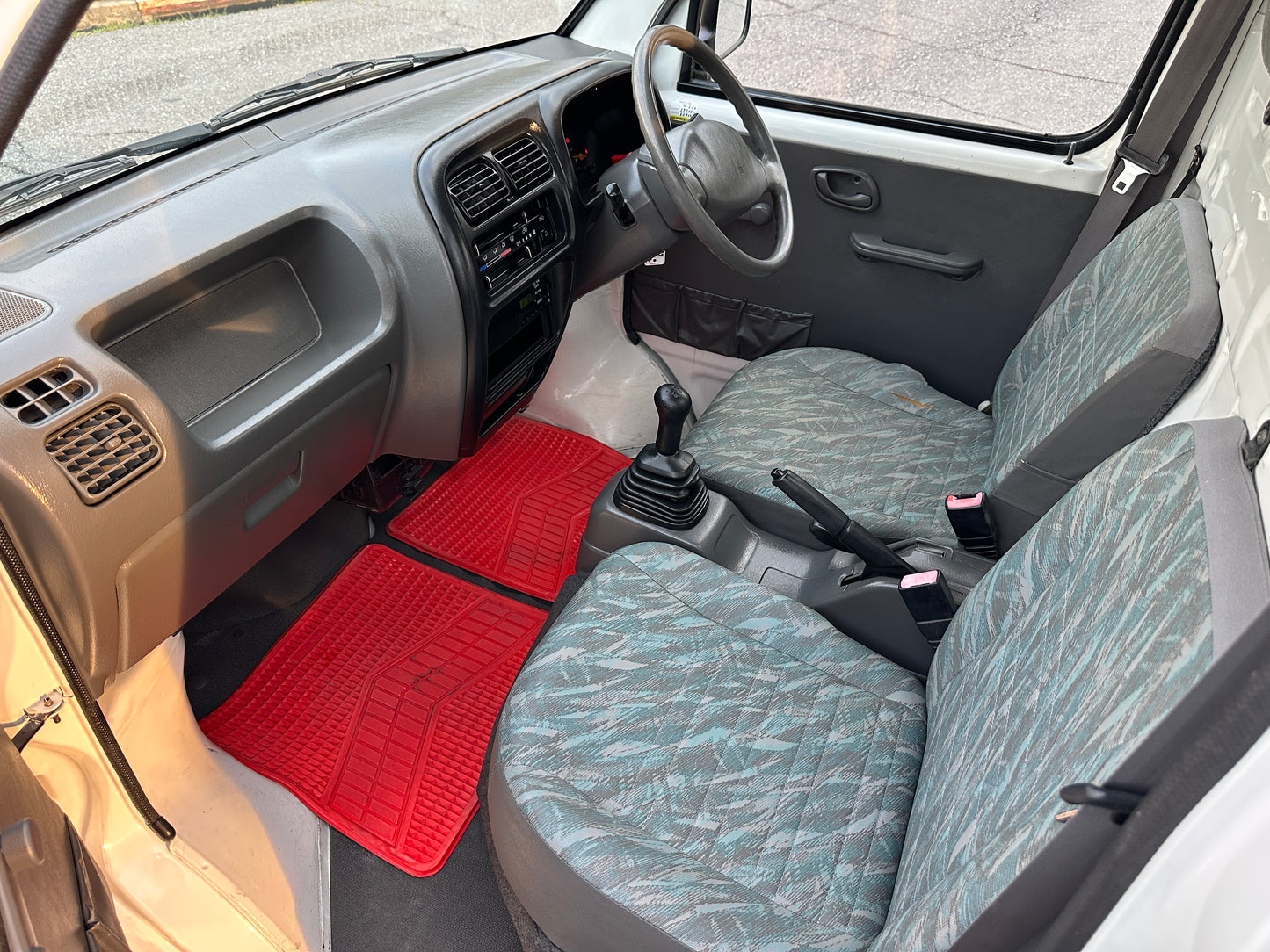 2000 SUZUKI CARRY 4WD - A/C - FUEL INJECTED — LOT#592