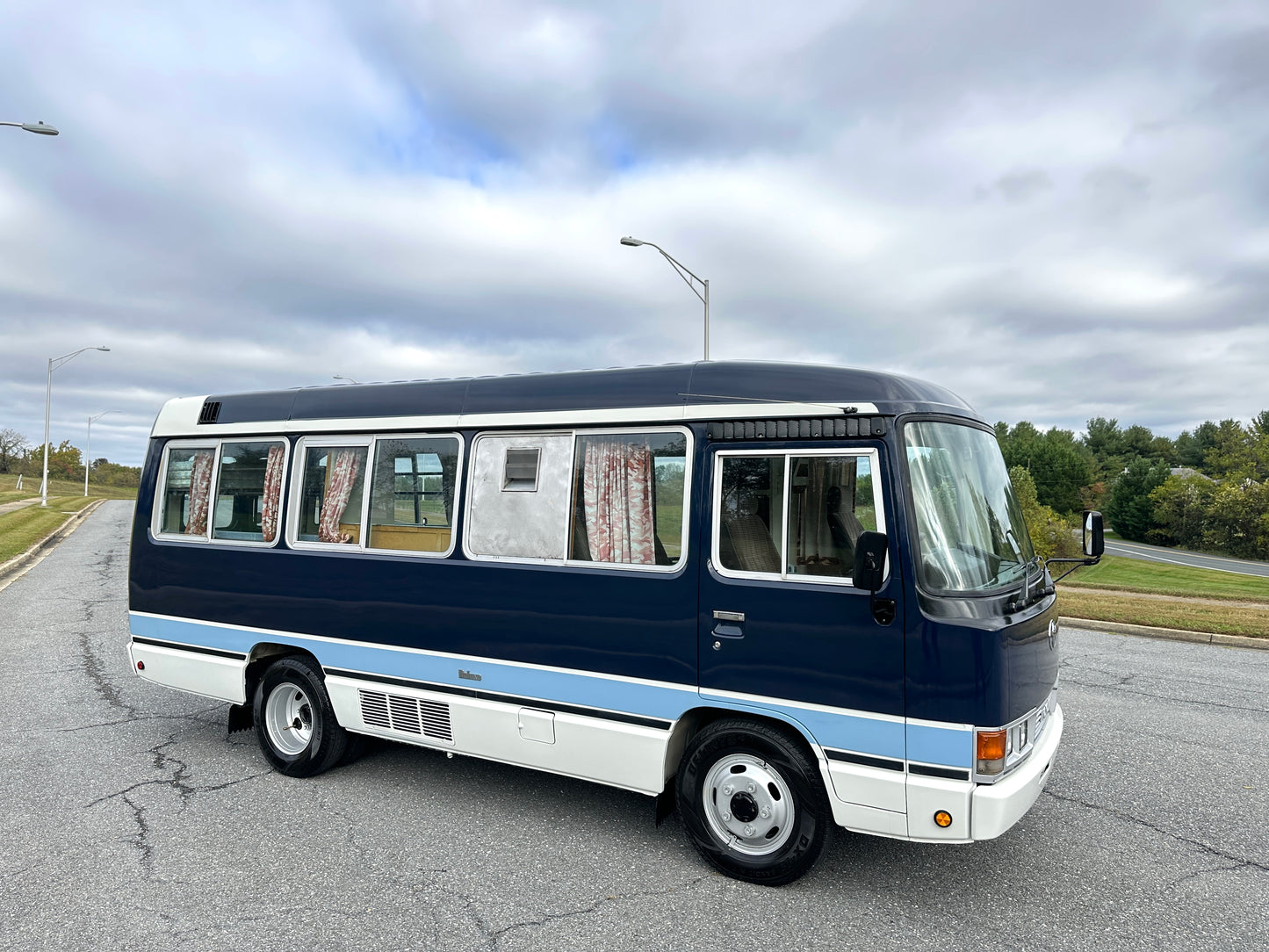 1992 TOYOTA COASTER DELUXE CAMPER — LOT#587