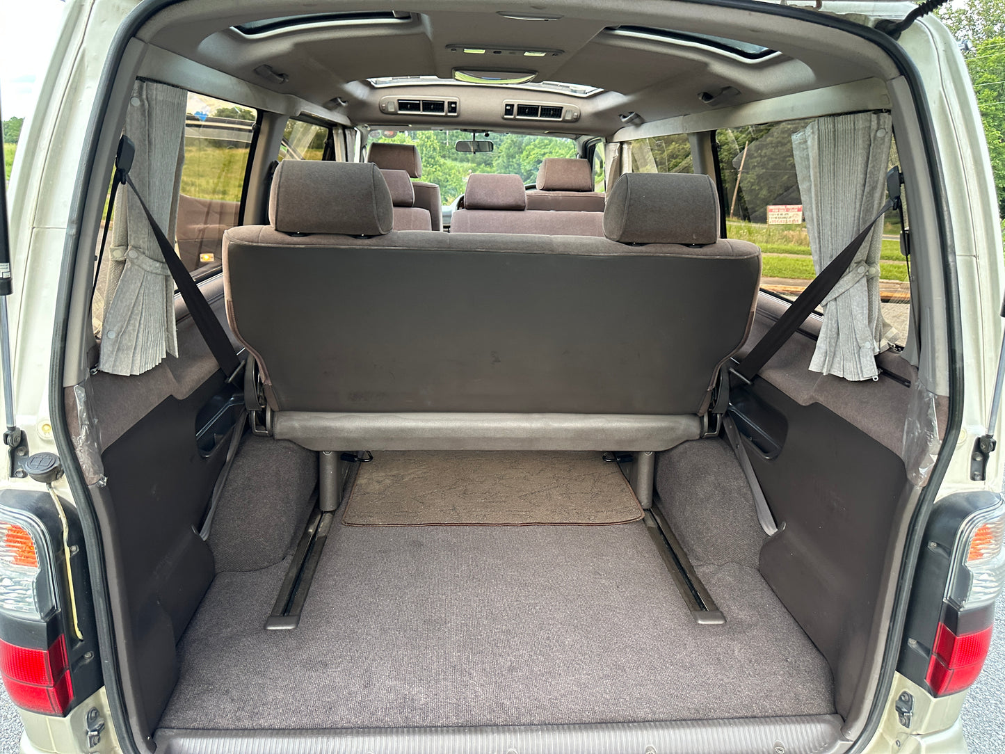1999 TOYOTA HIACE SUPER CUSTOM LIVING SALOON EX 4WD — INTERCOOLER TURBO DIESEL — LOT#593