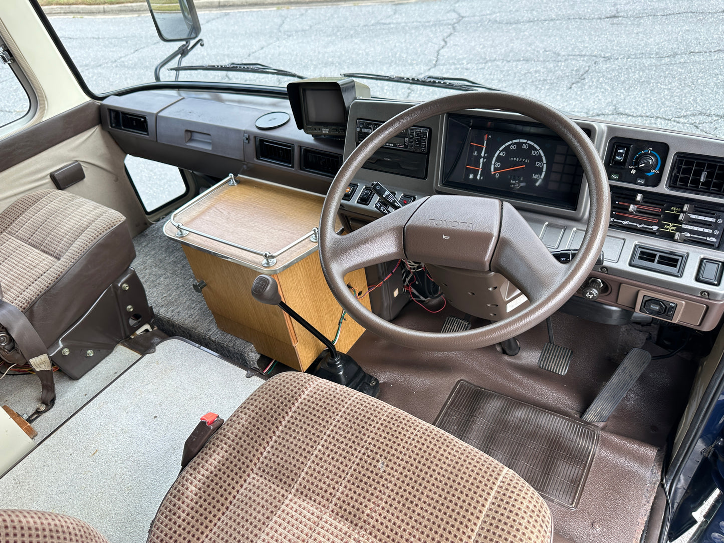1992 TOYOTA COASTER DELUXE CAMPER — LOT#587