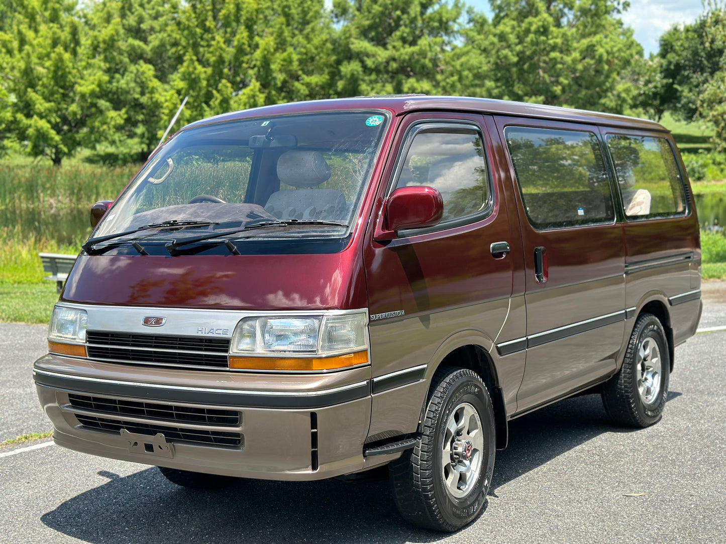 1990 TOYOTA HIACE SUPER CUSTOM LH107
