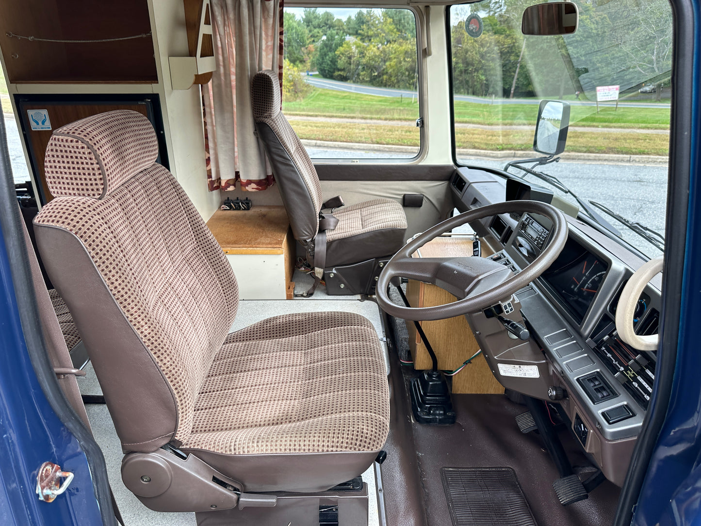 1992 TOYOTA COASTER DELUXE CAMPER — LOT#587
